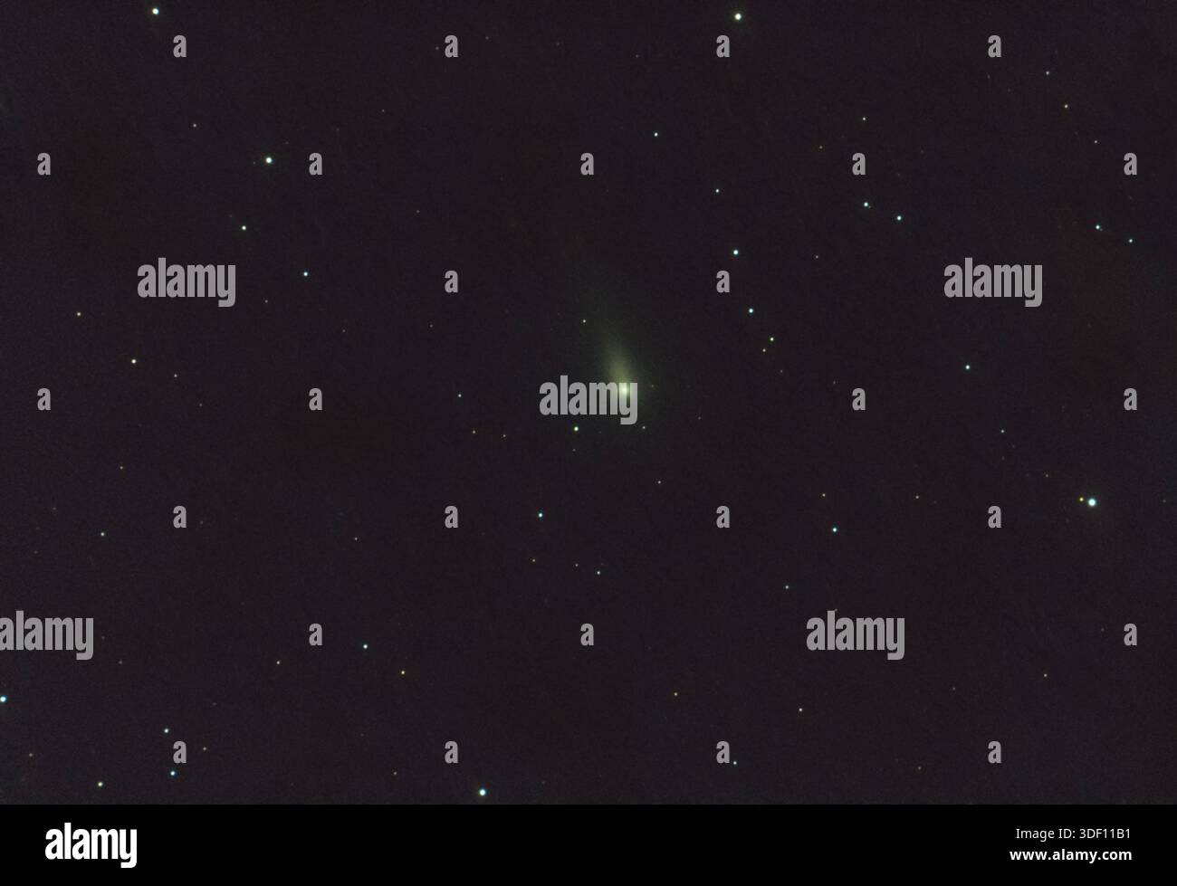 Komet 3I/ATLAS in Leo am 28. Dezember 2025 um 03:50 Uhr Stockfoto