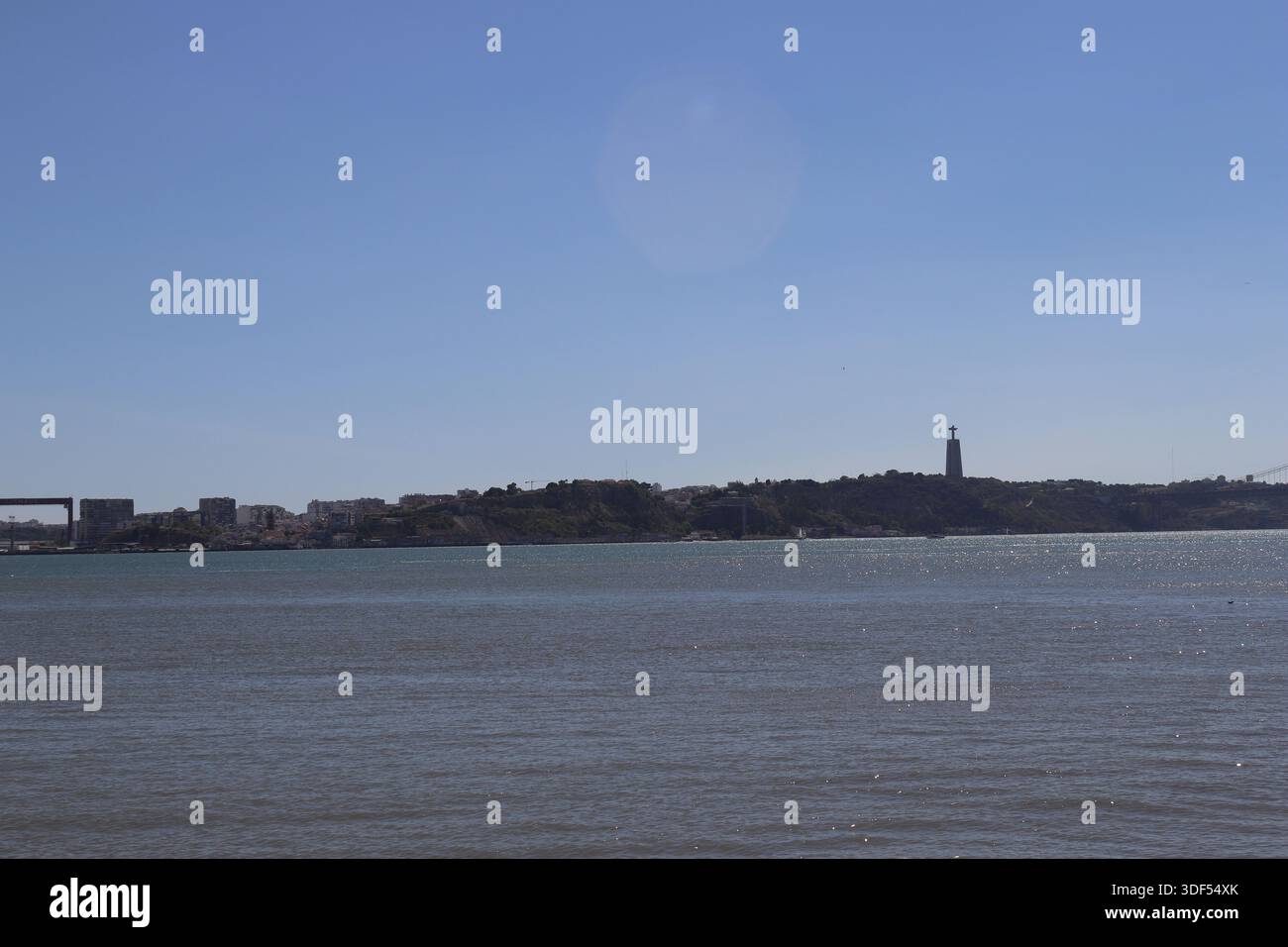 Das Heiligtum Christi des Königs am Flussufer des Tejo in Lissabon, Portugal Stockfoto