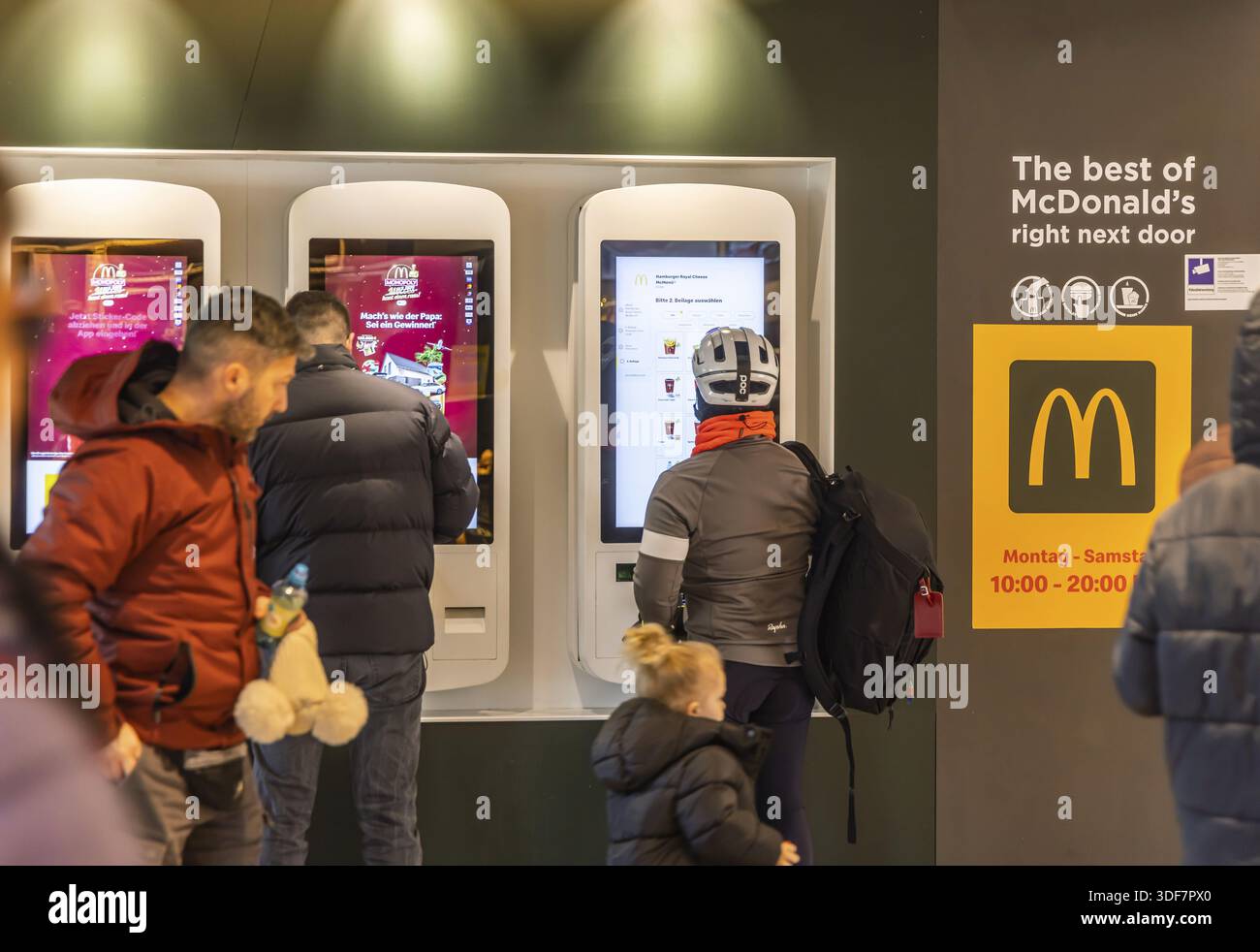 McDonald's Boeblingen. Terminal für die Bestellung von Lebensmitteln. Böblingen, Baden-Württemberg, Deutschland Stockfoto
