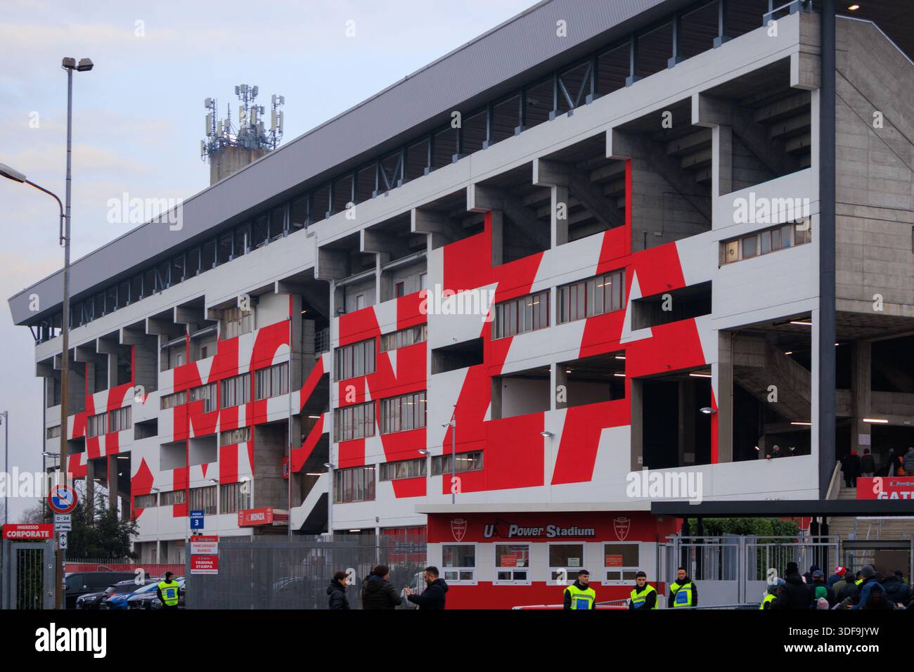 Monza, Italien: 28. Dezember 2022 - Allgemeine Ansicht vor dem Stadio Brianteo U-Power Stadium vor dem Freundschaftsspiel zwischen AC Monza und Turin FC. Stockfoto