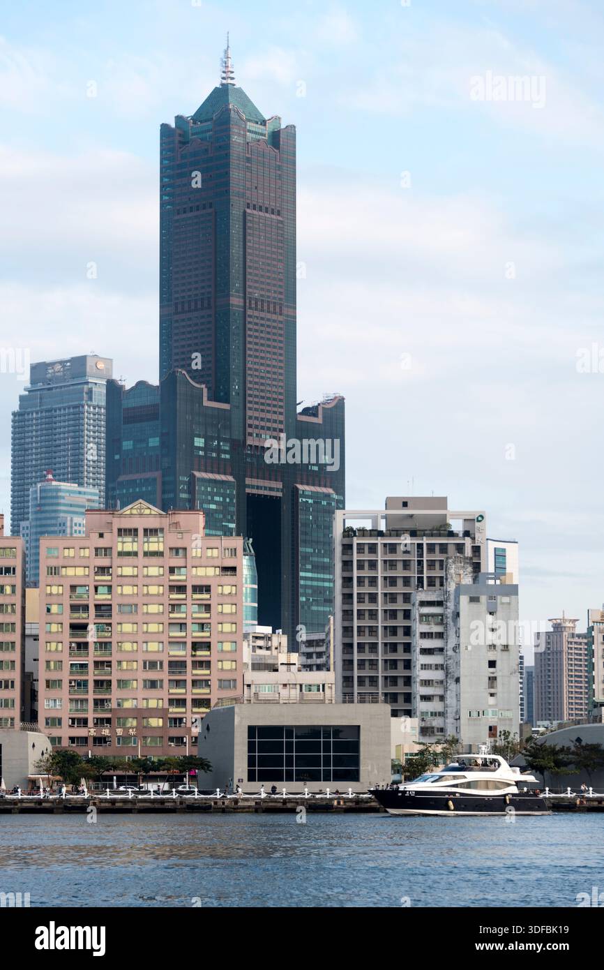 85 Sky Tower, Nr. 5, Ziqiang 3rd Rd, Bezirk Lingya, Stadt Kaohsiung, Taiwan Stockfoto