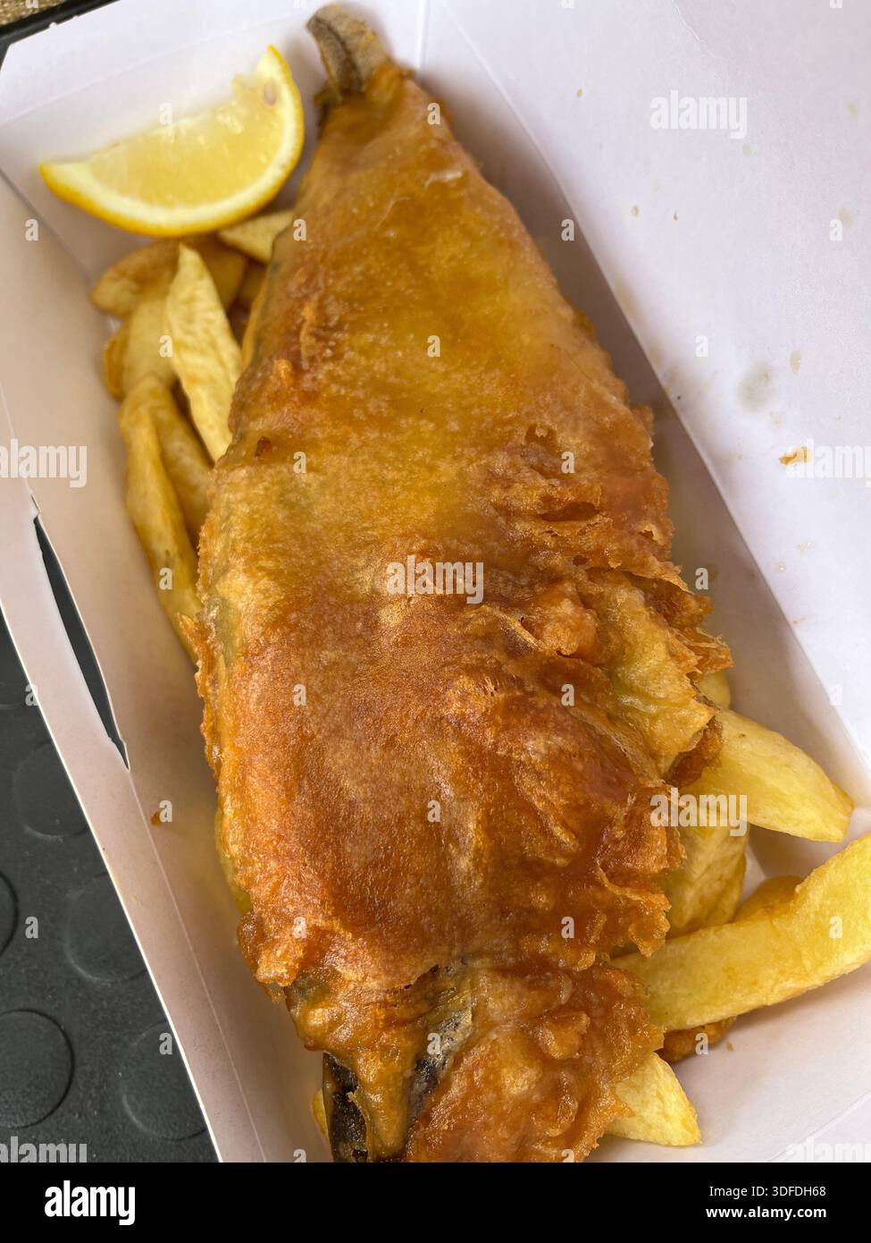 Nahaufnahme von Fish 'n' Chips - Smartphone-aufgenommenes Stockfoto