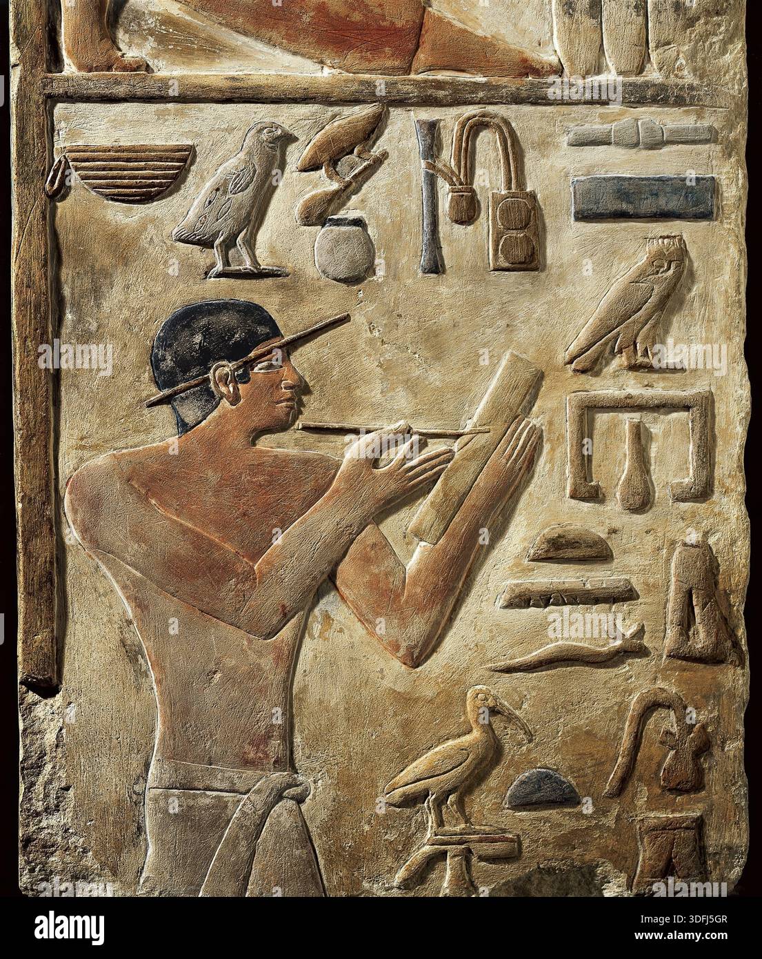 8103. Chefschreiber des Königlichen Archivs, Mery, Relief aus seinem Grab in Sakkara. Ca. 2613-2498 v. Chr. Altes Königreich Stockfoto