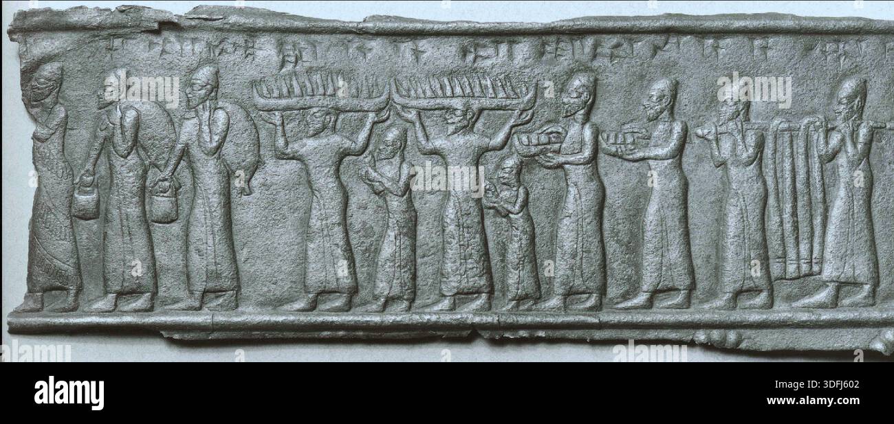 8160. Das große Bronzetor des Palastes von König Shalmanesr III. In Balawat, Bezirk Nimrud. Detail mit der Tribut-Kollektion von The P Stockfoto