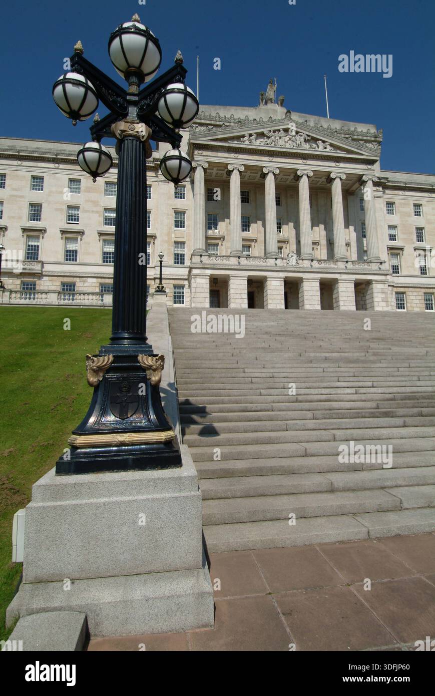 Parlamentsgebäude auf dem Stormont Estate in Belfast, Nordirland, Sitz der dezentralisierten Northern Ireland Assembly. - Belfast, Vereinigtes Königreich: Stockfoto