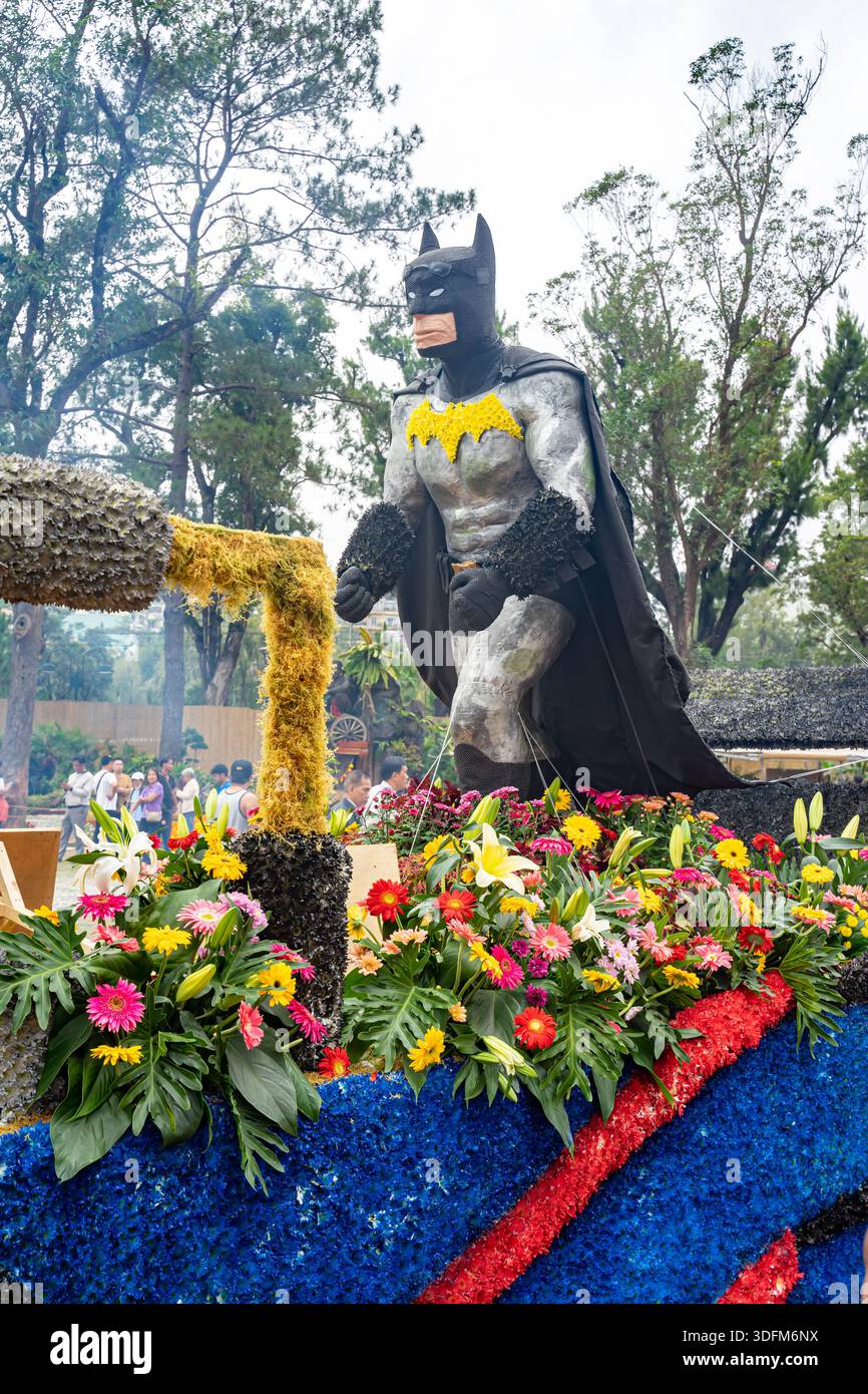 Batman Blumenwagen vom Panagbenga Festival, dem jährlichen Blumenfest in Baguio City, Philippinen. Stockfoto