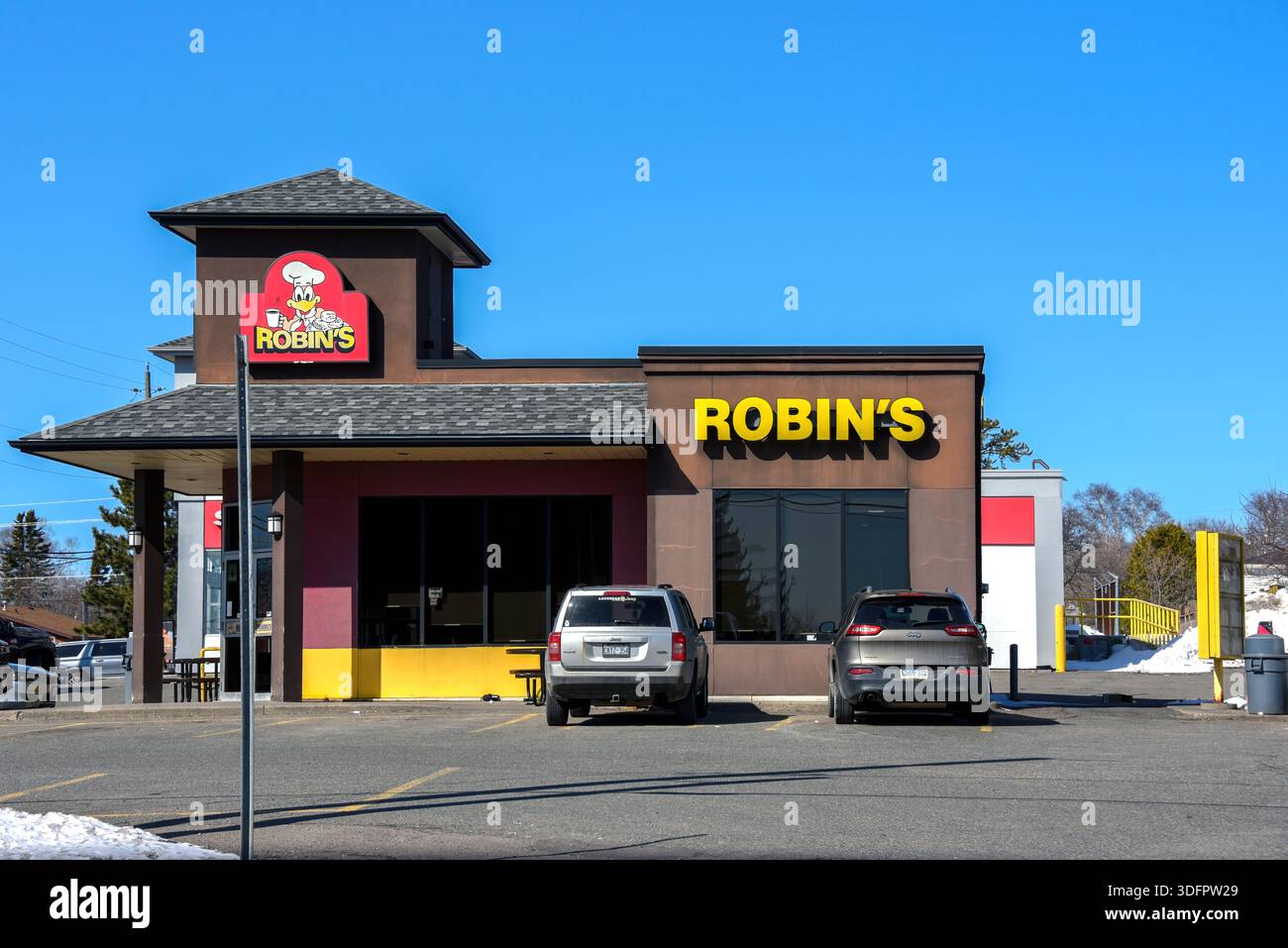 Thunder Bay, Kanada - Robin's Donuts ist eine kanadische Kette mit über 160 Fast-Food-Restaurants in Kanada Stockfoto