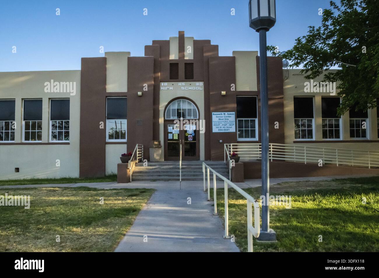 Wahrheit oder Konsequenzen, NM, USA - 1. Mai 2022: Das Kenneth W. James Center Stockfoto