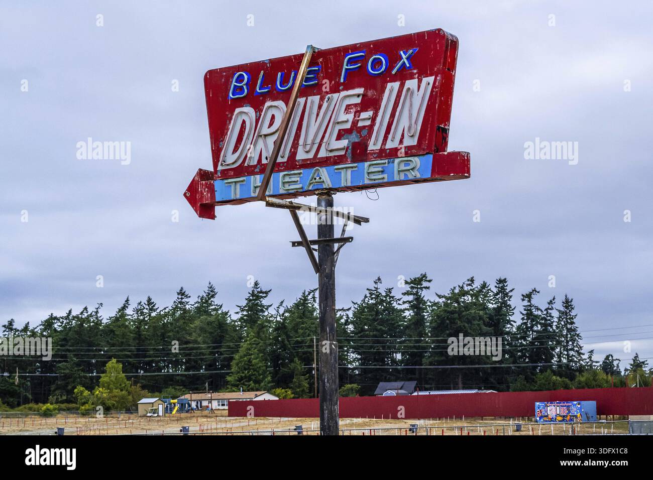Whidbey Island, WA, USA - 20. August 2021: The Blue Fox Drive in Theatre Stockfoto