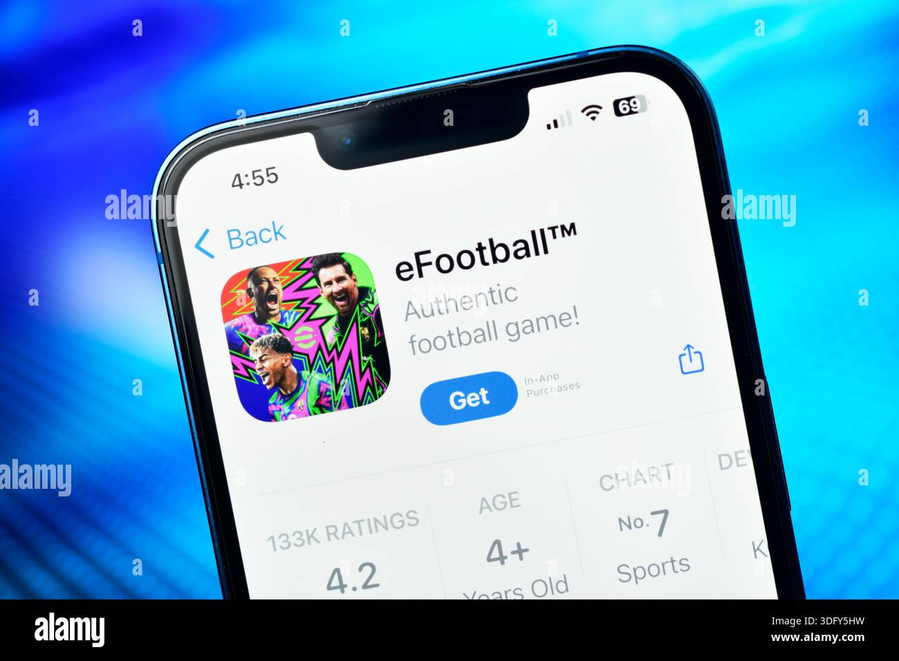 Neu Delhi, Indien 1 Jägertag 2026:- mobiles eFootball-Fußballspiel von Konami im App Store Stockfoto