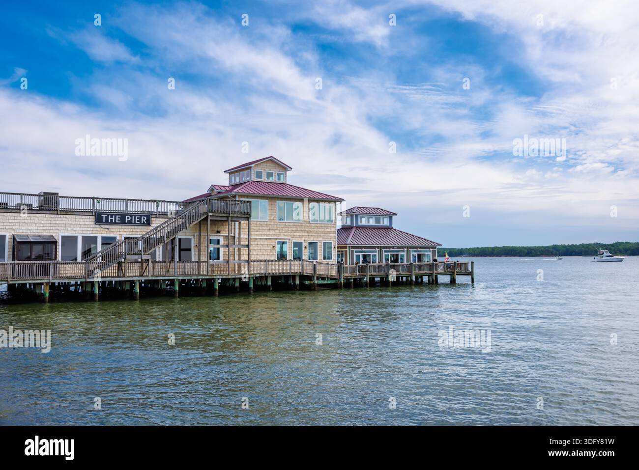 Das Pier Restaurant Gebäude auf Solomons Island MD am Patuxent River Stockfoto