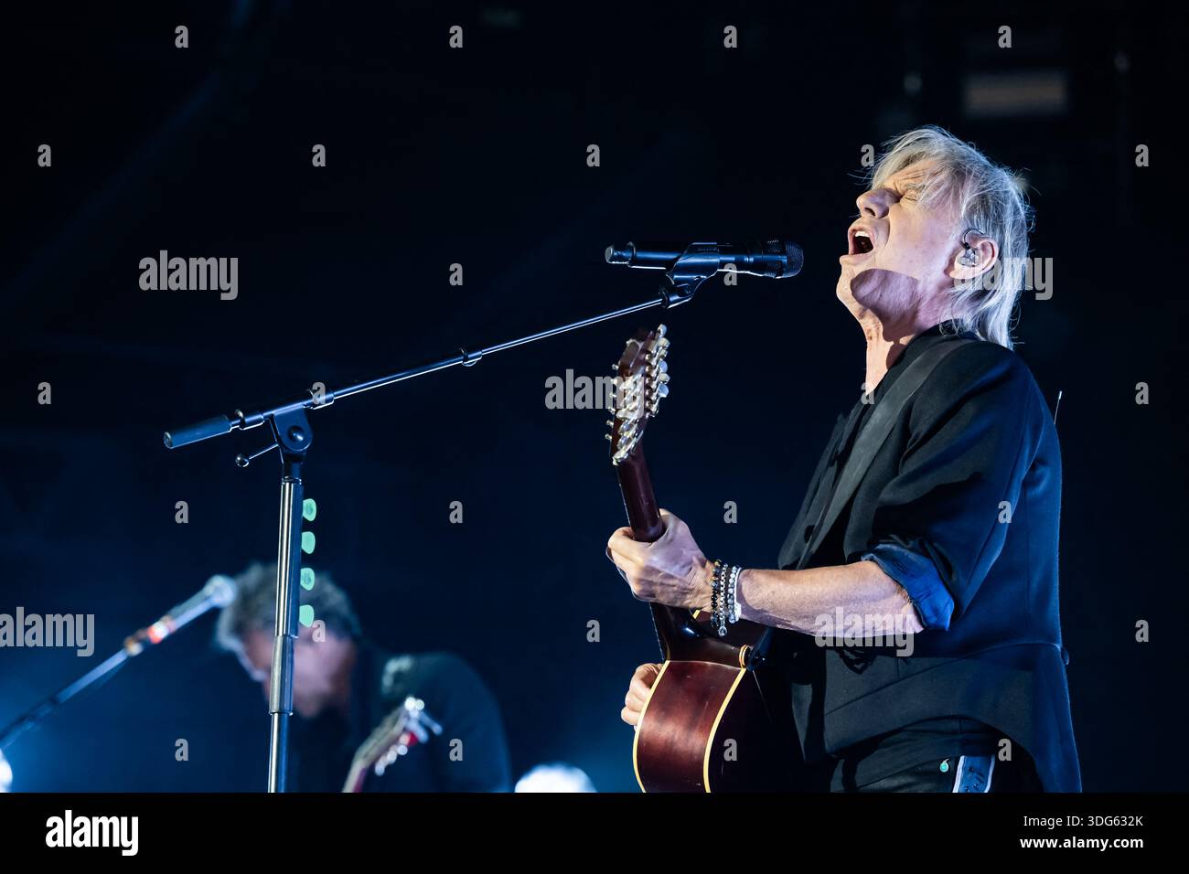 Jean Louis Aubert trat am 23. Juli 2025 beim Paleo Festival Nyon in Nyon auf. Foto: Loona/ABACAPRESS.COM Stockfoto