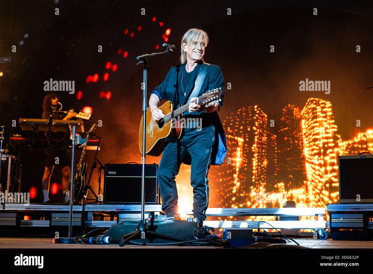 Jean Louis Aubert trat am 23. Juli 2025 beim Paleo Festival Nyon in Nyon auf. Foto: Loona/ABACAPRESS.COM Stockfoto