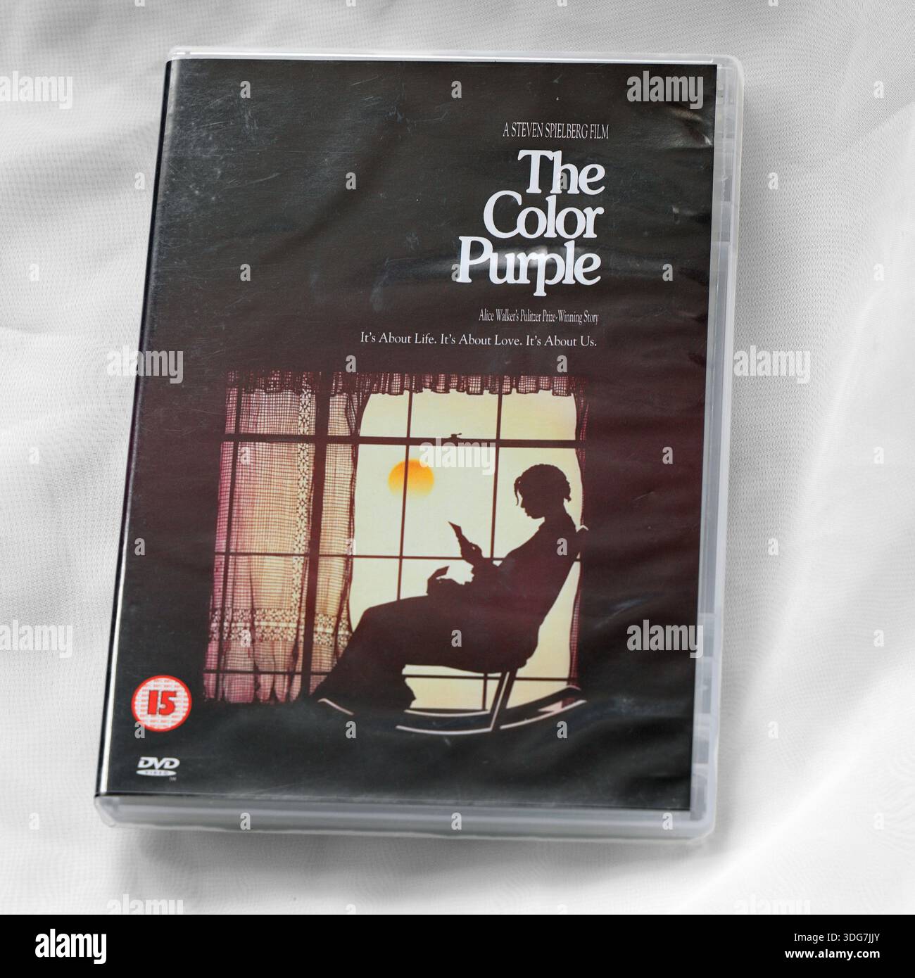 Foto: - Die Farbe Lila - Film-/Film-DVD-Cover. Studio auf weißem/hellem Hintergrund eingerichtet Stockfoto