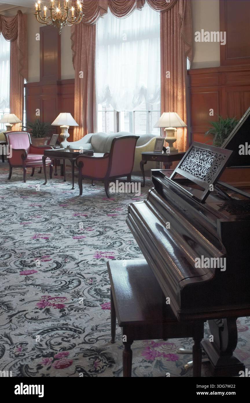 Hotellobby mit Klavier, New York, New York USA Stockfoto