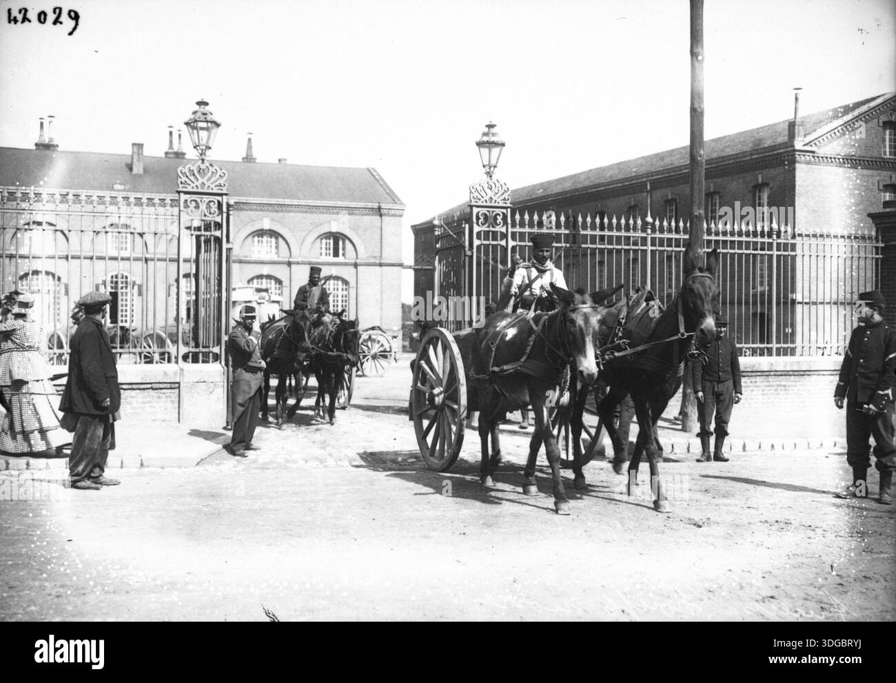 Französische Kolonialtruppen (Tirailleurs sénégalais) in Amiens, Frankreich, fotografiert im August 1914 während des Ersten Weltkrieges. Pressefoto zeigt Soldaten der indigenen Einheiten der französischen Armee, die in der Region Somme stationiert sind. Stockfoto