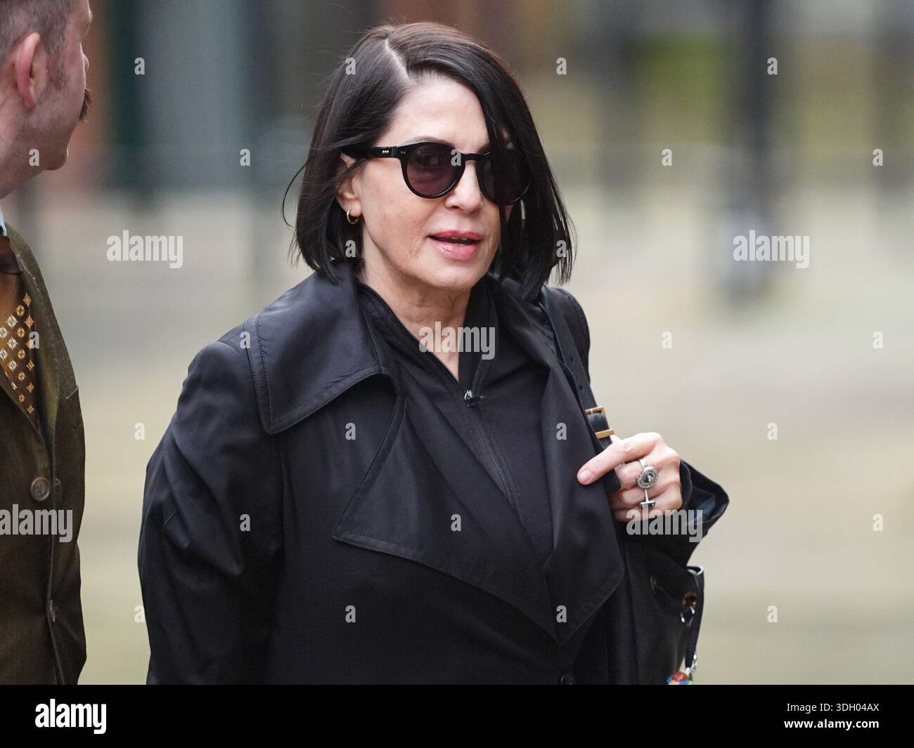 Sadie Frost trifft am Royal Courts of Justice im Zentrum von London ein, weil sieben Personen Vorwürfe wegen rechtswidriger Informationsbeschaffung gegen Associated Newspapers Limited (ANL) erhoben wurden - der Duke of Sussex, Baroness Doreen Lawrence, Sir Elton John, David Furish, Liz Hurley, Sadie Frost und Sir Simon Hughes. Bilddatum: Montag, 19. Januar 2026. Stockfoto