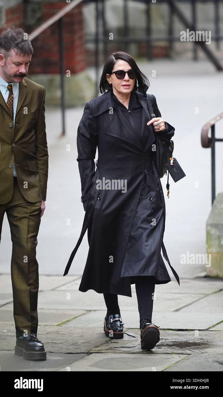 Sadie Frost trifft am Royal Courts of Justice im Zentrum von London ein, weil sieben Personen Vorwürfe wegen rechtswidriger Informationsbeschaffung gegen Associated Newspapers Limited (ANL) erhoben wurden - der Duke of Sussex, Baroness Doreen Lawrence, Sir Elton John, David Furish, Liz Hurley, Sadie Frost und Sir Simon Hughes. Bilddatum: Montag, 19. Januar 2026. Stockfoto