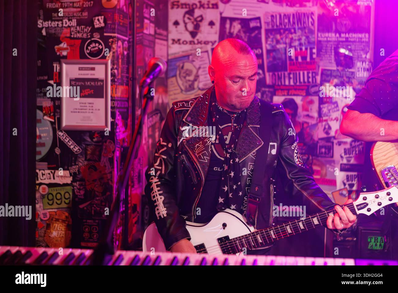 Ged Ryland Gitarrist & Keyboard Player. Robin McAuley Band und Tyketto Stockfoto