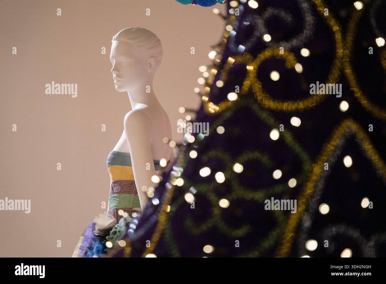 Frascati, Rom, Italien. Januar 2026. Valentino Garavanis letzte Ausstellung eröffnete am Tag vor seinem Tod.Valentino Garavani und Giancarlo Giammetti Stiftung - Joana Vasconcelos - PM23 Ausstellungsfläche - 18. Januar 2026 (Credit Image: © Stefano D'Offizi/ZUMA Press Wire) NUR REDAKTIONELLE VERWENDUNG! Nicht für kommerzielle ZWECKE! Stockfoto