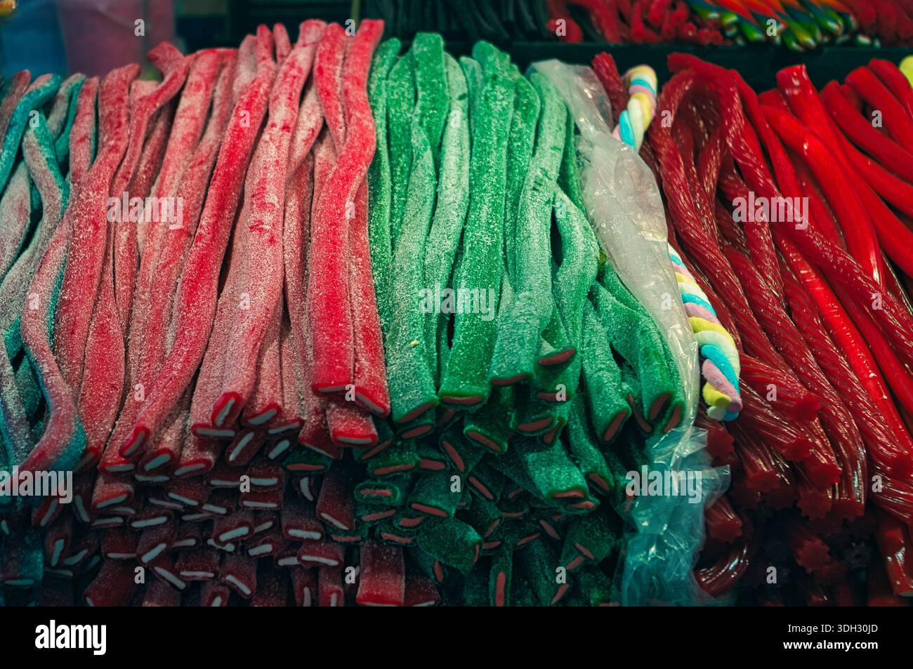 Zuckerbonbons in verschiedenen Farben und Geschmacksrichtungen. Stockfoto