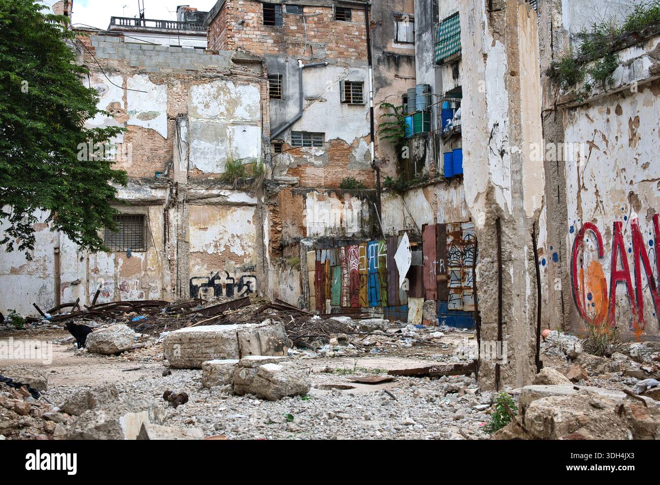 Urbaner Verfall in Havanna Stockfoto