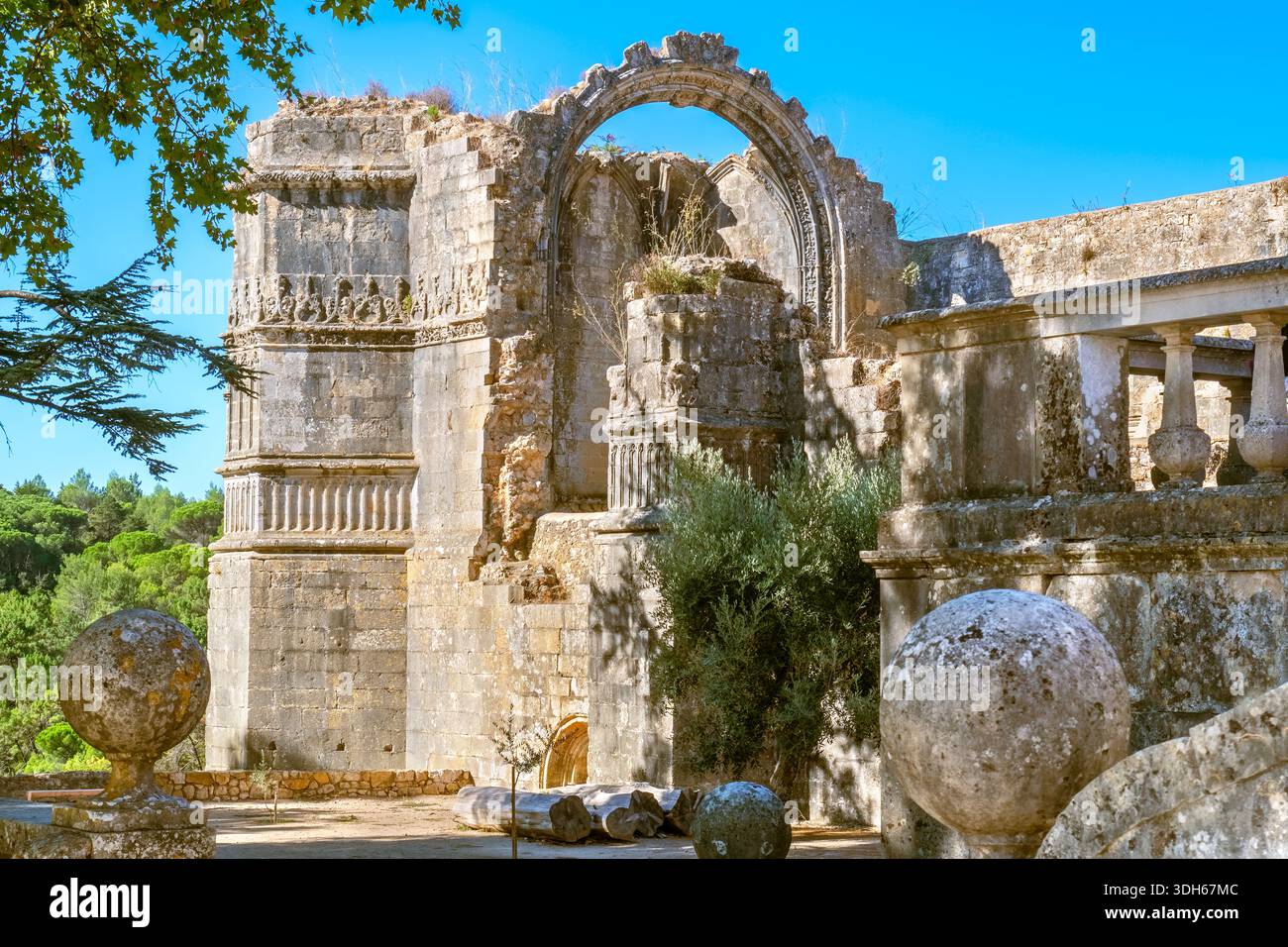 Mittelalterliche Ruinen der Festung der Templer. Tomar, Bezirk Santarem, Portugal Stockfoto