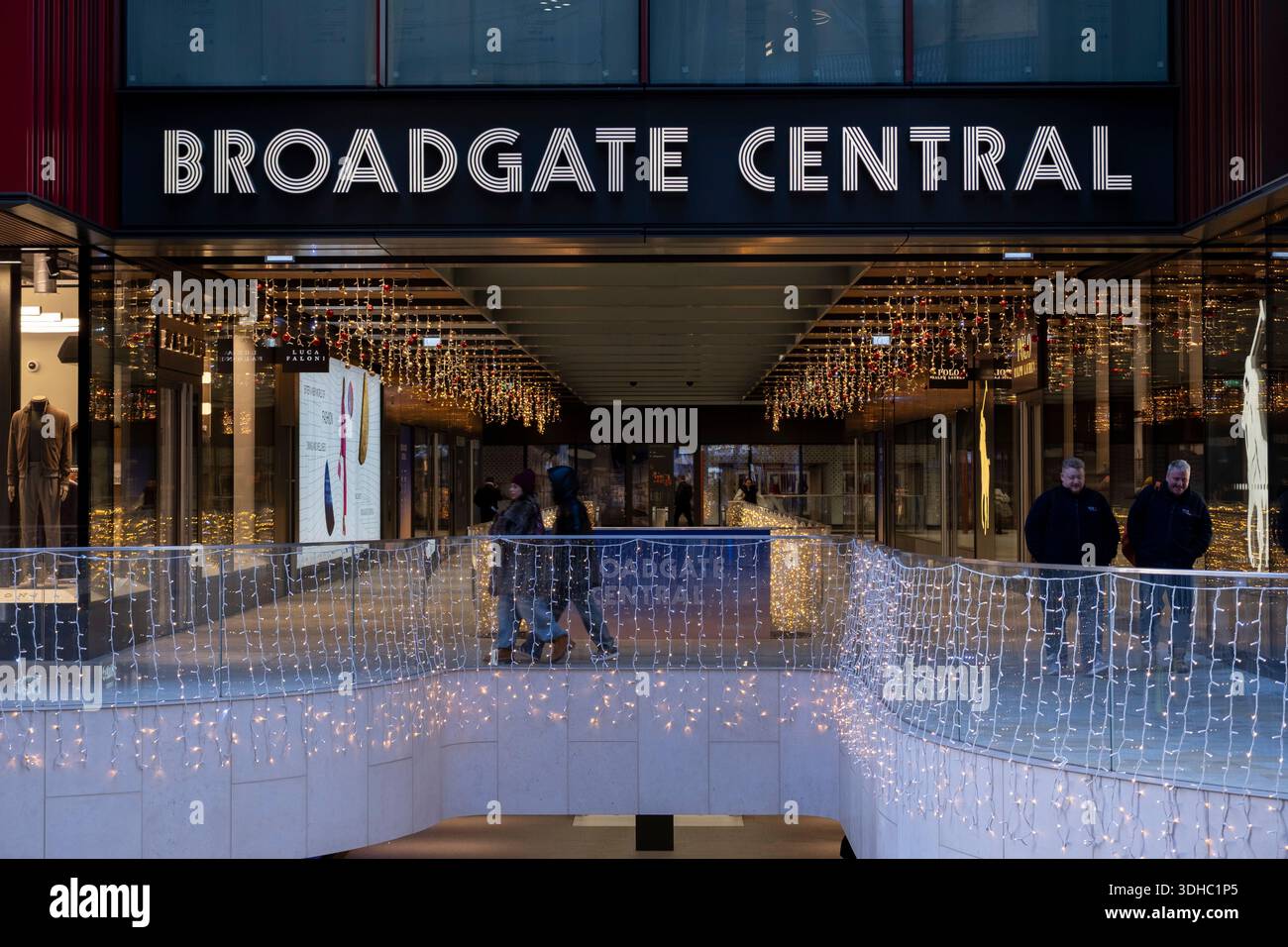 Broadgate Central Einzelhandel und Freizeit am 5. Januar 2026 in London, Großbritannien. Broadgate ist ein Büro- und Einzelhandelsviertel in Bishopsgate, City of London. Stockfoto