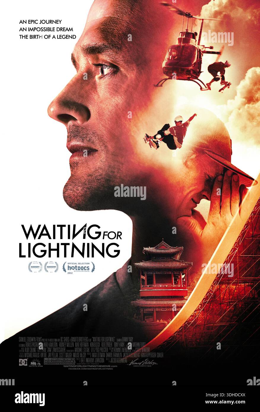 Waiting for Lightning (2012) von Jacob Rosenberg mit Danny Way, Tony Hawk und Rob Dyrdek. Der Dokumentarfilm folgt dem Aufstieg, Fall und Comeback eines Skateboarders. US-Poster NUR FÜR REDAKTIONELLE ZWECKE. Quelle: BFA / Magnolia Pictures Stockfoto
