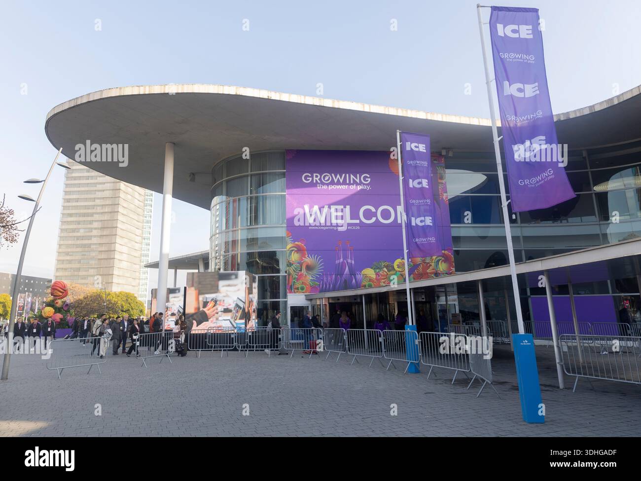 Barcelona, Spanien. Januar 2026. Der Haupteingang von Fira de Barcelona mit Logos am dritten Tag des ICE Barcelona 2026, internationale Kasino-Ausstellung in der Fira de Barcelona. Quelle: SOPA Images Limited/Alamy Live News Stockfoto