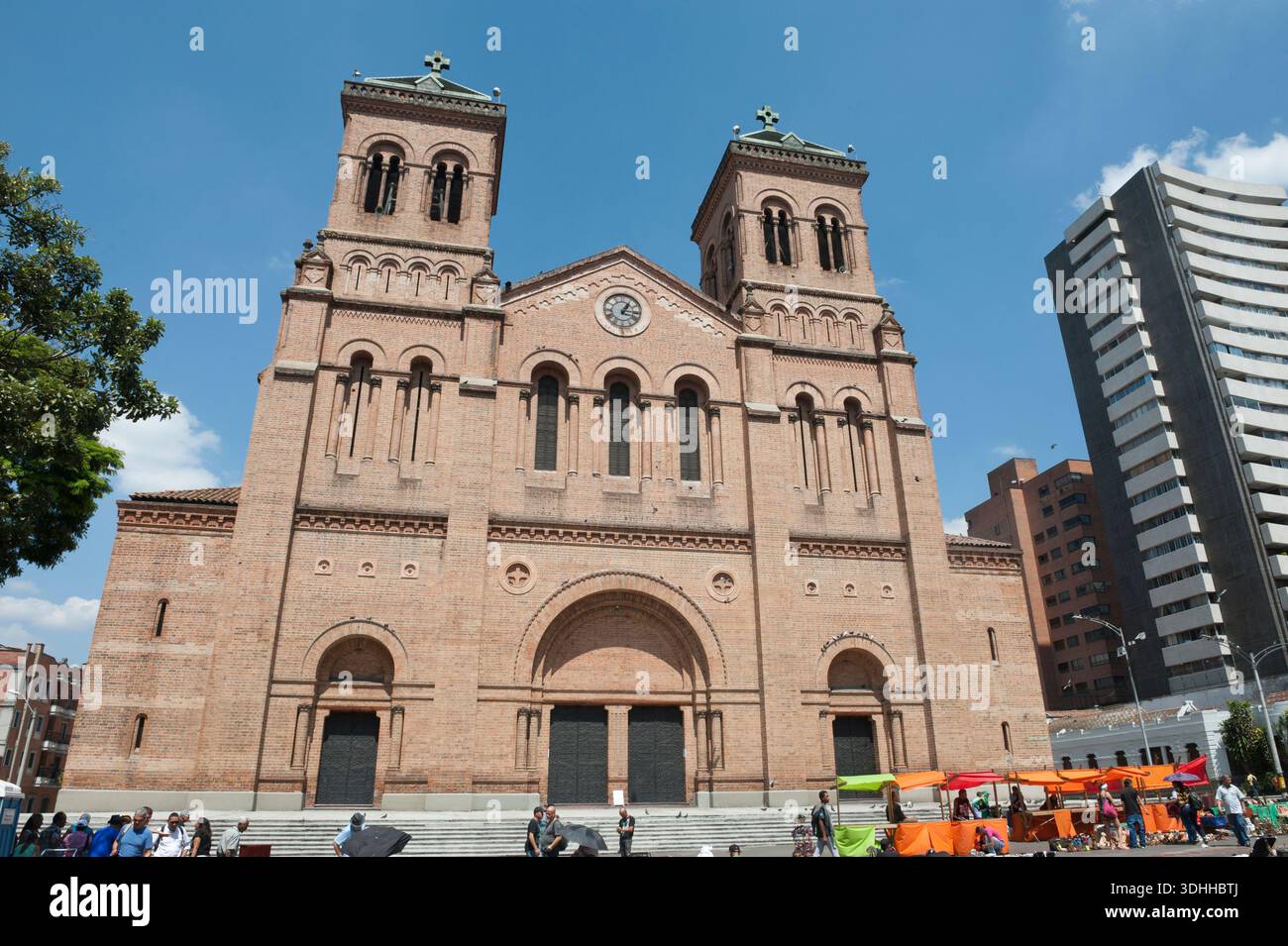 Medellin Kolumbien Catedral Metropolitana, behauptet, die größte Backsteinkirche der Welt zu sein. Stockfoto