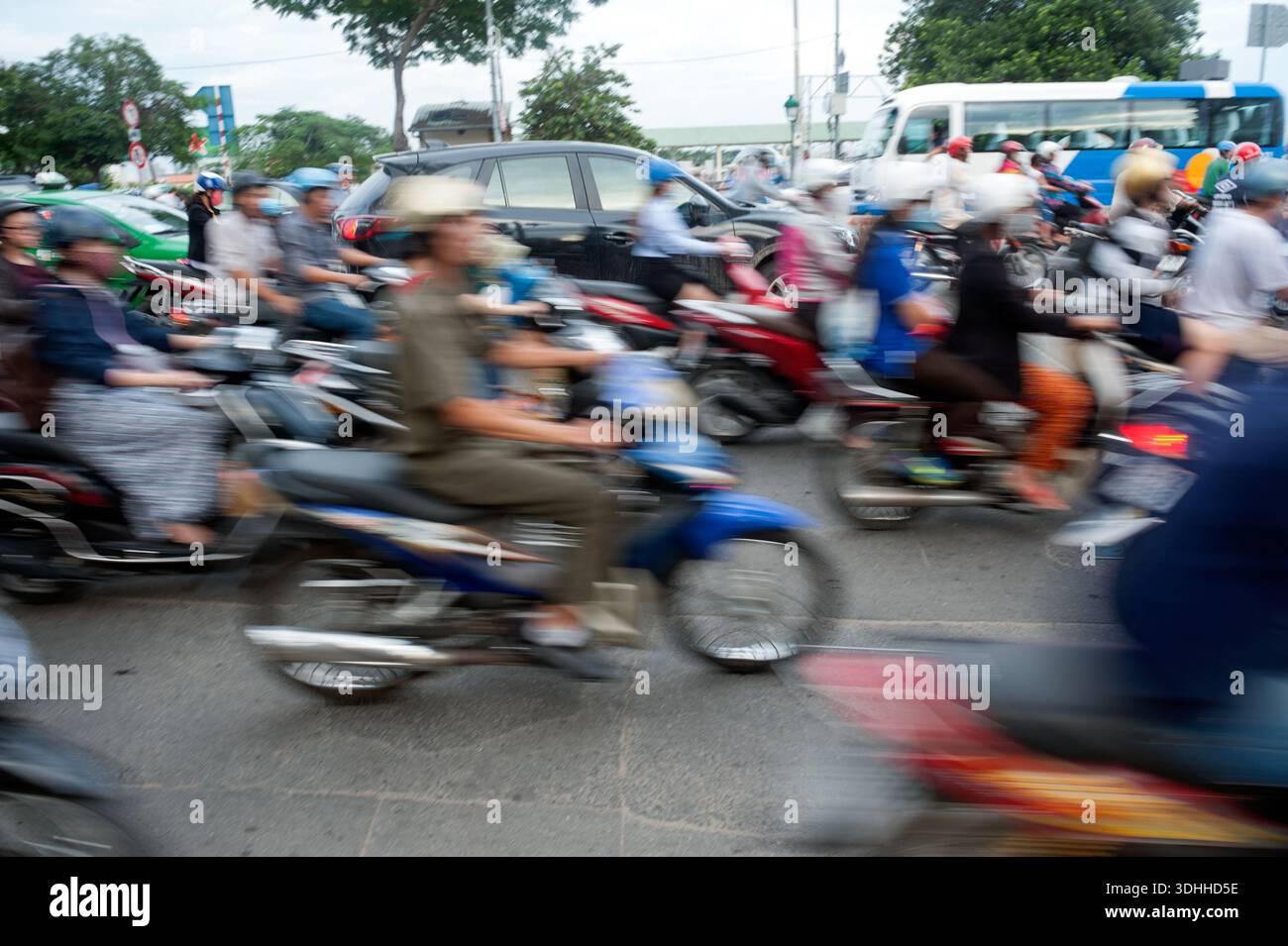 Ho Chi Minh Stadt/Saigon Vietnam. Millionen der Mopeds in den Feierabendverkehr. Stockfoto