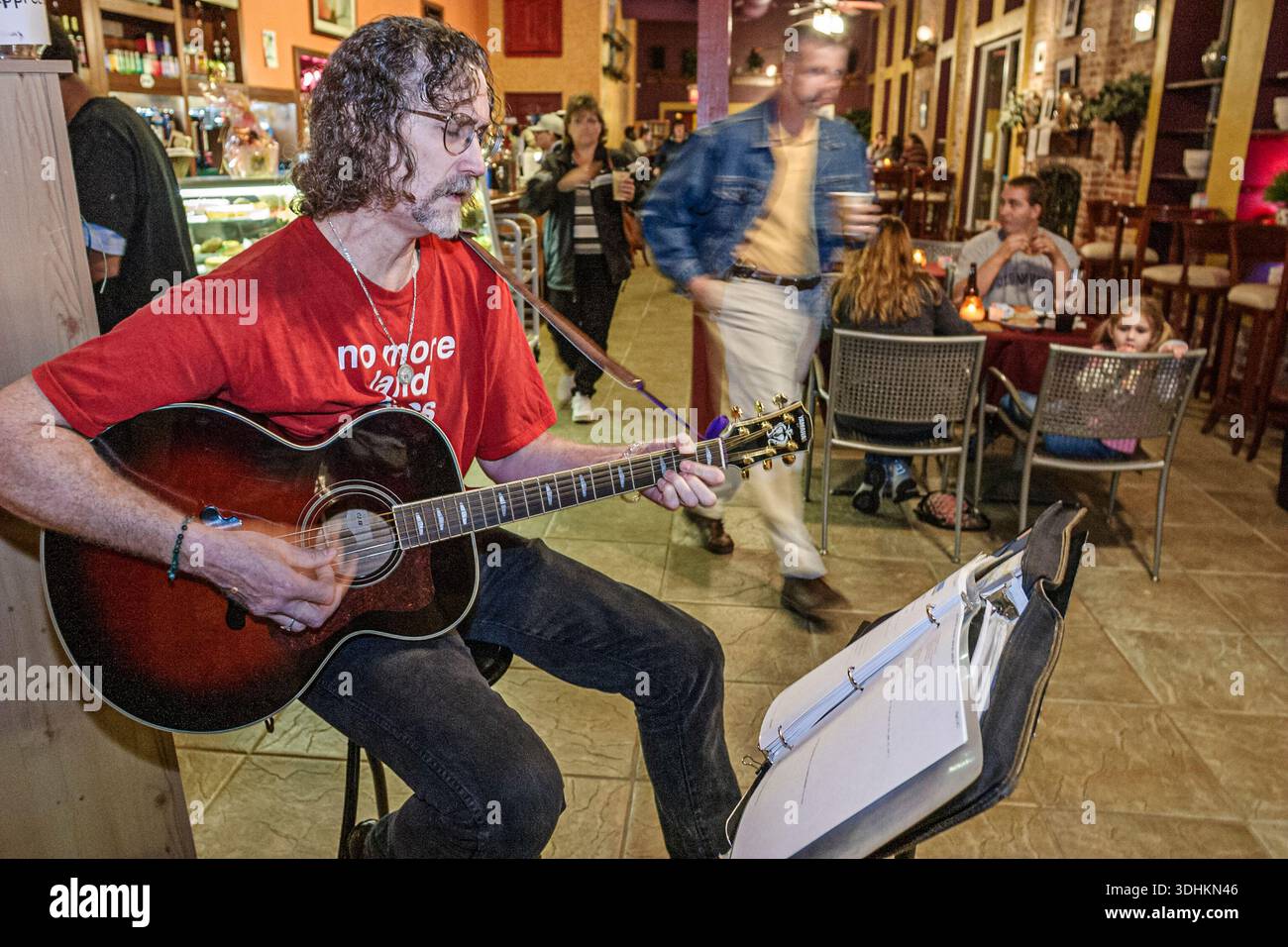 Ocala Florida, Live-Musik im Café mit Internet, World Wide Web, Computer, Kommunikation, Verbindung, Besucher reisen Reise touristischer Tourismus la Stockfoto