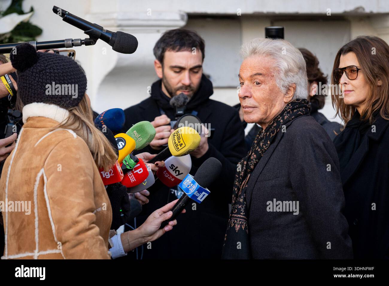 Rom, Italien. Januar 2026. Giancarlo Giammetti ist außerhalb des Messegeländes PM23 zu sehen, wo Valentino Garavani, der am 20. Januar 2026 starb, vor der Beerdigung im Staat liegt. (Foto: Stefano Costantino/SOPA Images/SIPA USA) Credit: SIPA USA/Alamy Live News Stockfoto