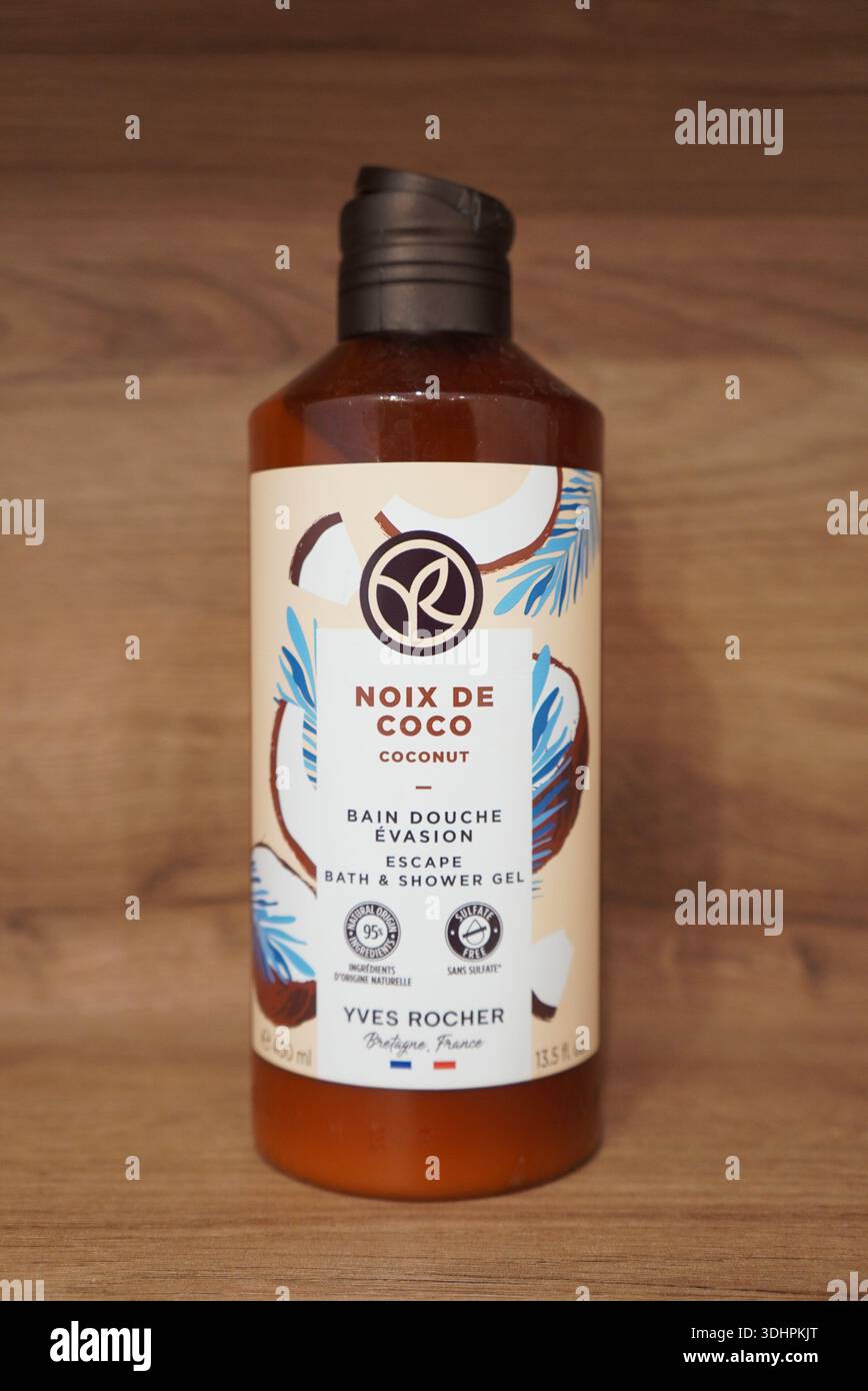 Yves Rocher Coconut Bade- und Duschgel für einen tropischen Urlaub und erfrischende Reinigung Stockfoto