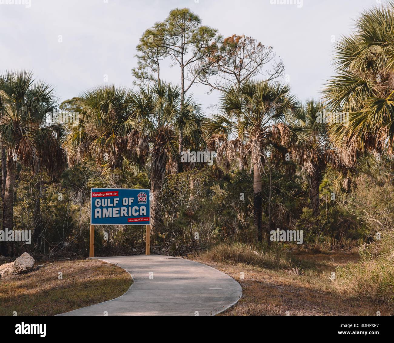 Golf von Amerika Schildern Sie entlang eines Weges in der Küste Floridas Stockfoto