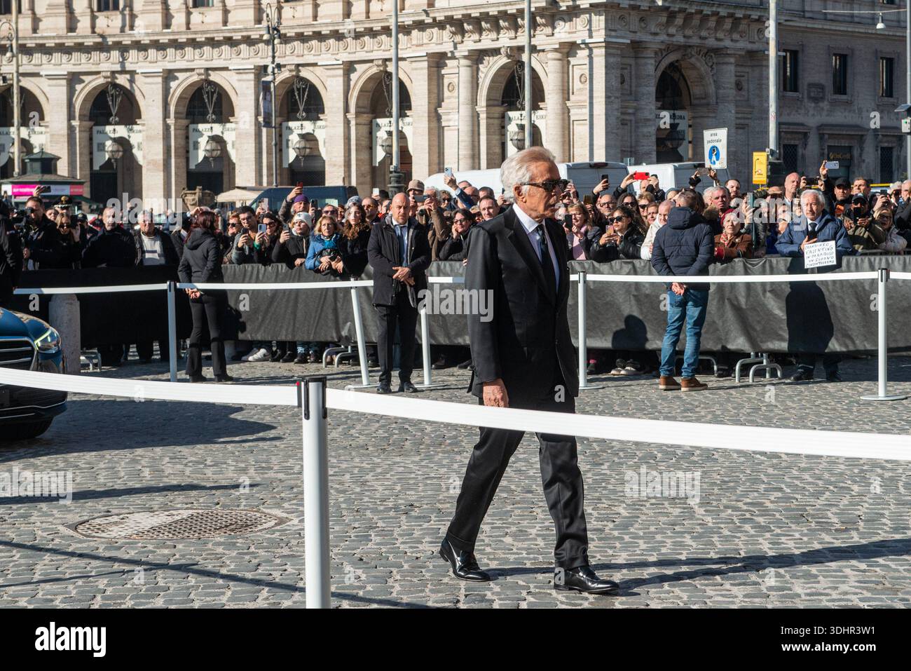 Roma, Italien. Januar 2026. Giancarlo Giammetti, Funerali di Valentino Garavani, alla Basilica di Santa Maria degli angeli a Roma. Venerdì 23 Gennaio, 2026. News (Foto: Valentina Stefanelli/Lapresse) Valentino Garavanis Beerdigung fand in der Basilika Santa Maria degli Angeli in Rom statt. Freitag, 23. Januar 2026. News (Foto: Valentina Stefanelli/Lapresse) Credit: LaPresse/Alamy Live News Stockfoto