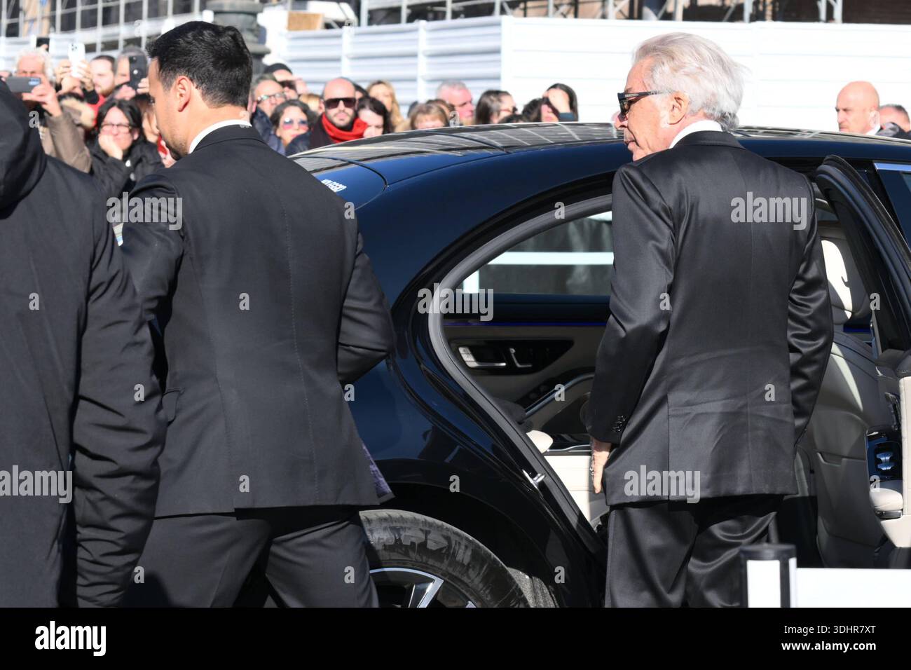 Nachrichten - Funerali di Valentino Garavani Giancarlo Giammetti während der Beerdigung von Valentino Garavani 2026 am 23. Januar 2026 in Rom, Italien. Während Funerali di Valentino Garavani, News in Roma, Italien, 23. Januar 2026 Roma Italien Copyright: XRobertoxRamacciax/xLiveMediax LPN 2255264 Stockfoto