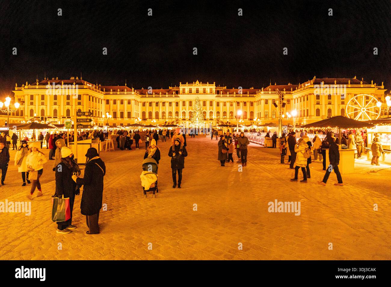 Weihnachtsmarkt im Schloss Schönbrunn in Wien, Österreich. Stockfoto