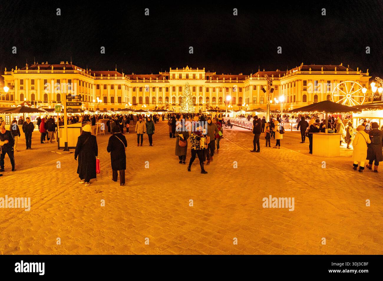 Weihnachtsmarkt im Schloss Schönbrunn in Wien, Österreich. Stockfoto