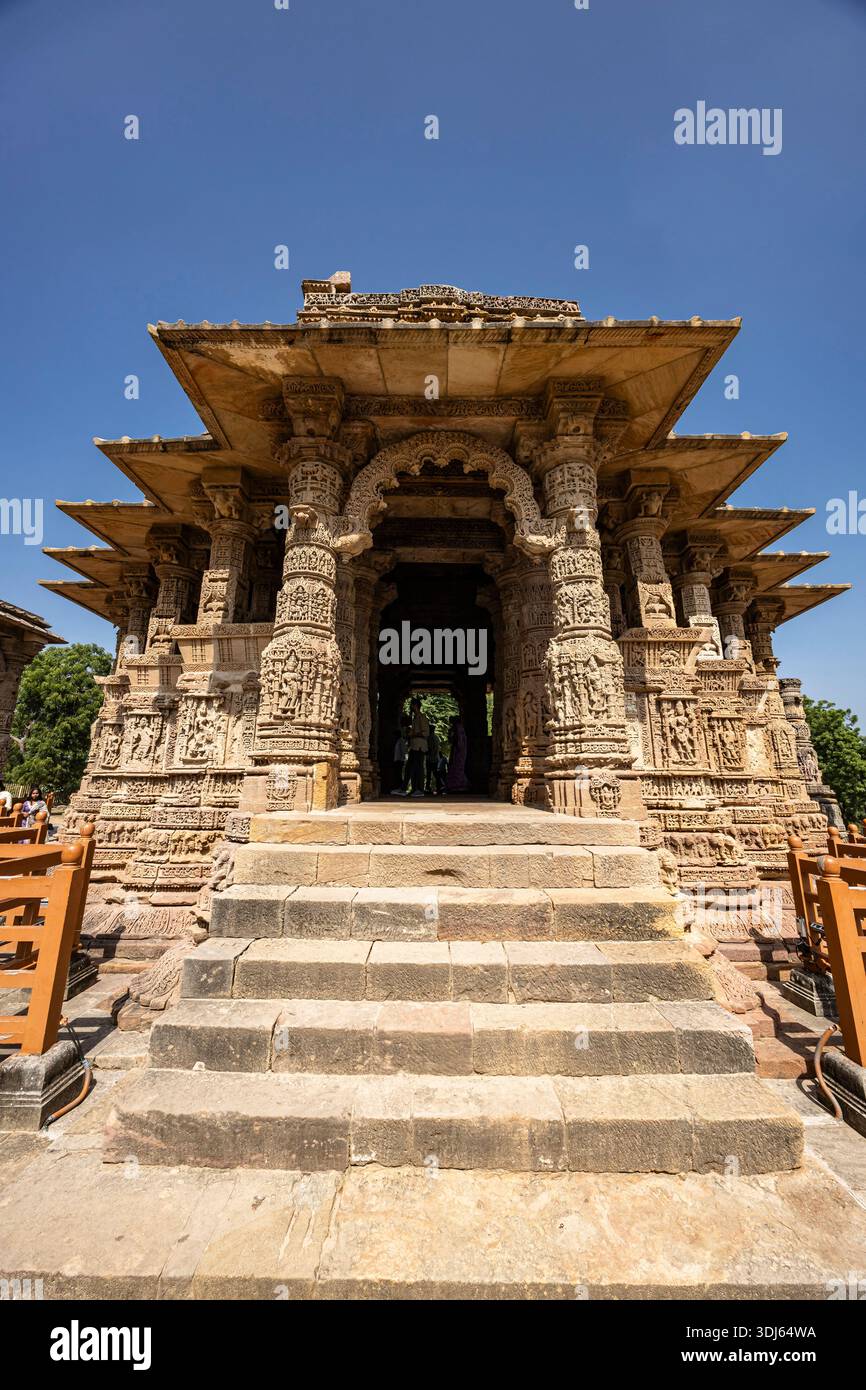 Modhera Sonnentempel, Hindu Tempelkomplex, Sabhamandapa (Versammlungssaal), Chaulukya Dynastie, Modhera, Gujarat, Indien, Südasien, Asien Stockfoto