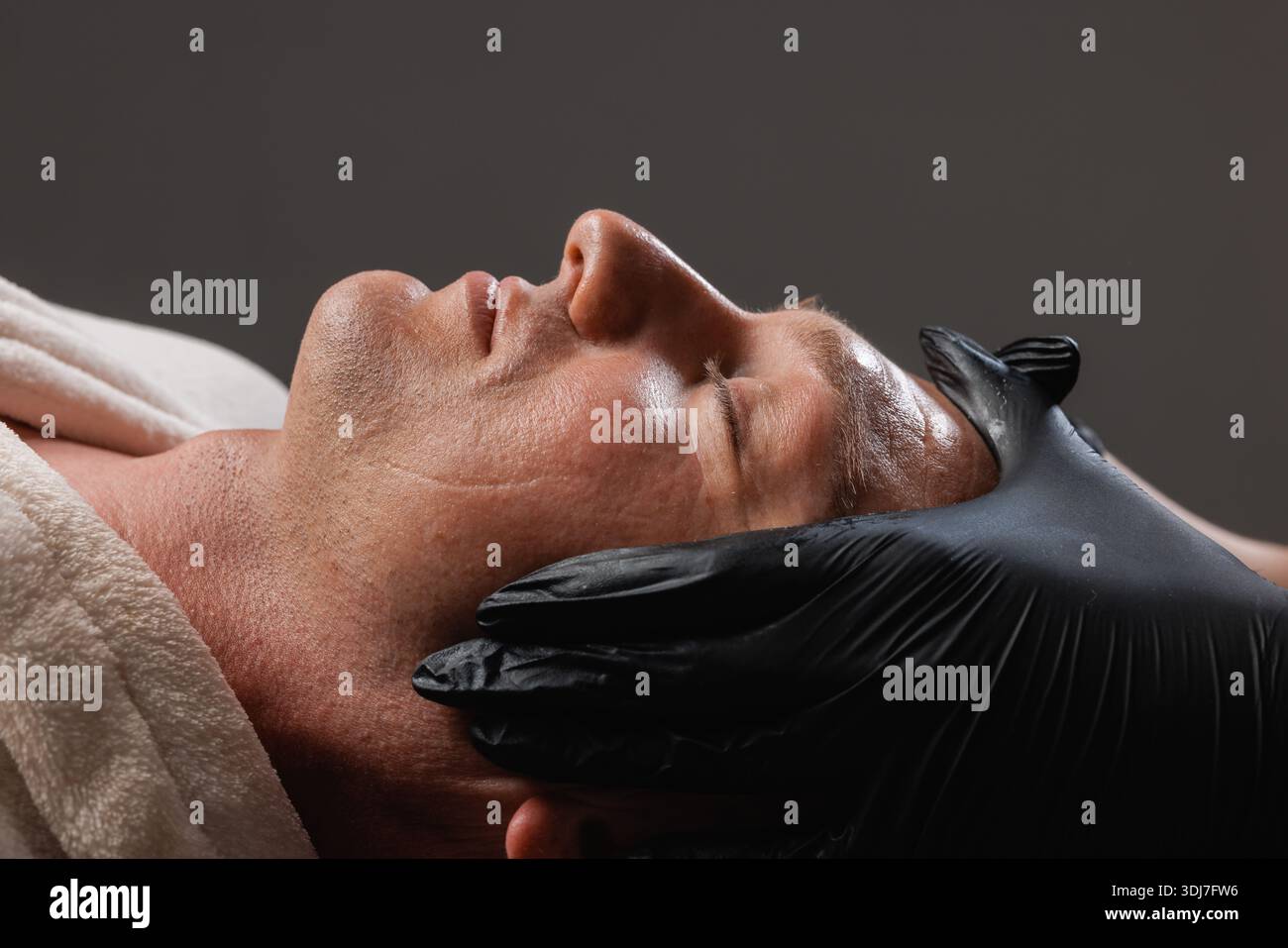 Wenn Sie eine kürzere Version, zusätzliche Beschreibungen oder Schlüsselwörter in einer anderen Sprache wünschen, lassen Sie es mich einfach wissen! Stockfoto