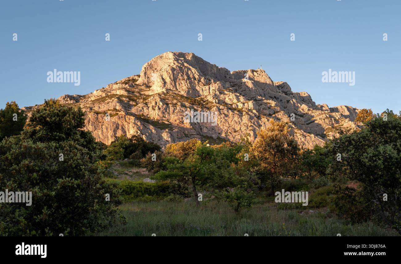 MOUNT SAINTE VICTOIRE AIX EN PROVENCE FRANKREICH Stockfoto