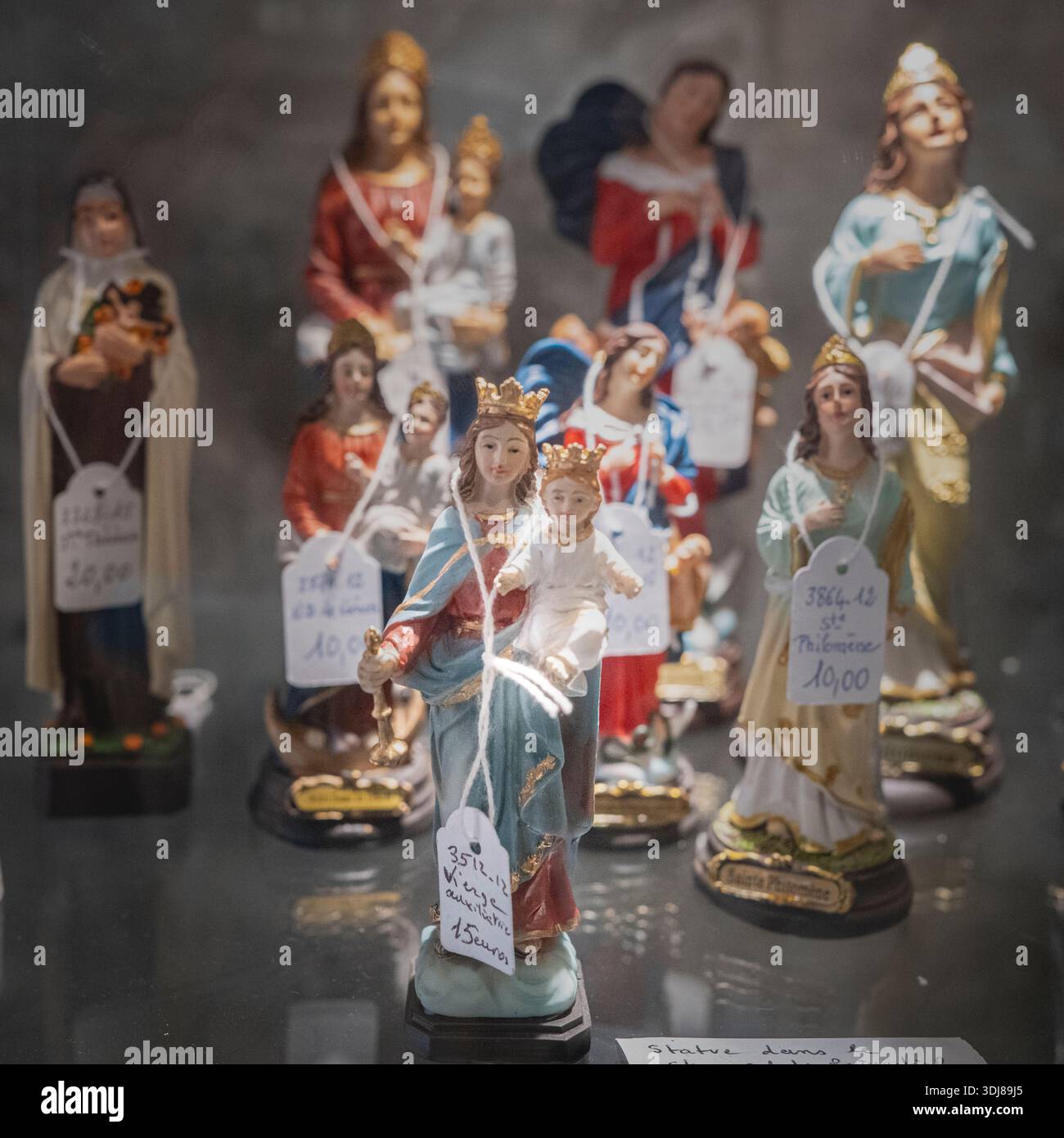 SAINTE TROPHIME KIRCHE ARLES FRANCE Stockfoto