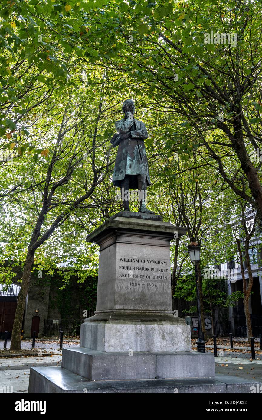 Statue von William Conyngham Plunket, 4. Baron Plunket, Dean of Christ Church Cathedral und Erzbischof von Dublin, in der Kildare Street, Dublin, Irland Stockfoto