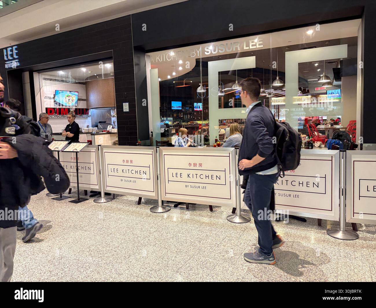 Lee Kitchen by Susur Lee Restaurant am Toronto Pearson International Airport. Chinesische Küche, Abendessen. Stockfoto