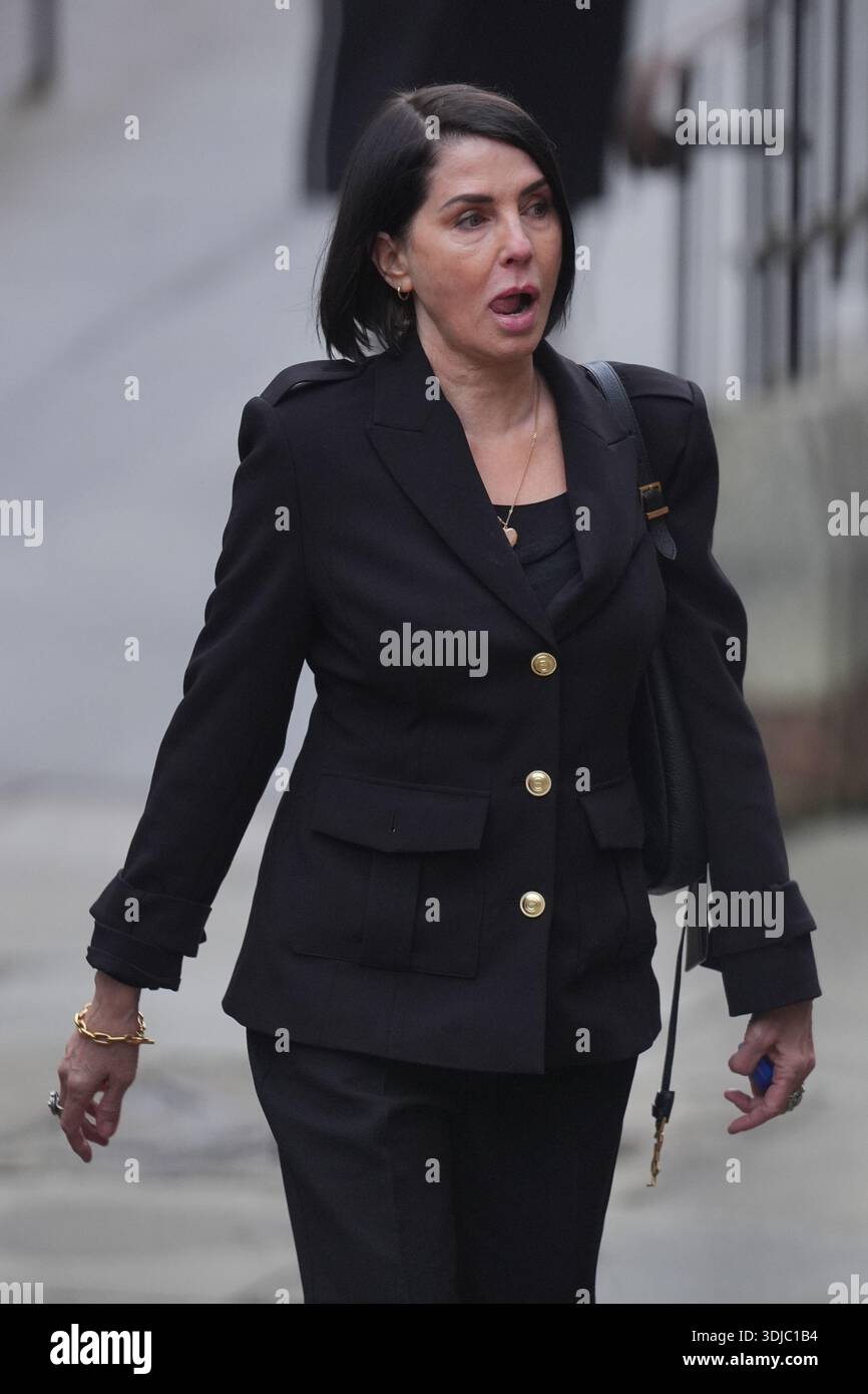 Sadie Frost vor den Royal Courts of Justice, Central London, für den Prozess wegen Vorwürfen der rechtswidrigen Sammlung von Informationen, die gegen Associated Newspapers Limited (ANL) von sieben Personen erhoben wurden - der Duke of Sussex, Baroness Doreen Lawrence, Sir Elton John, David Furish, Liz Hurley, Sadie Frost und Sir Simon Hughes. Bilddatum: Montag, 26. Januar 2026. Stockfoto