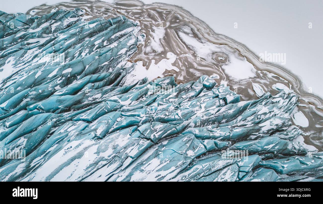 Blick auf die Spitze des Gletschers, wo er im Meer schmilzt Stockfoto