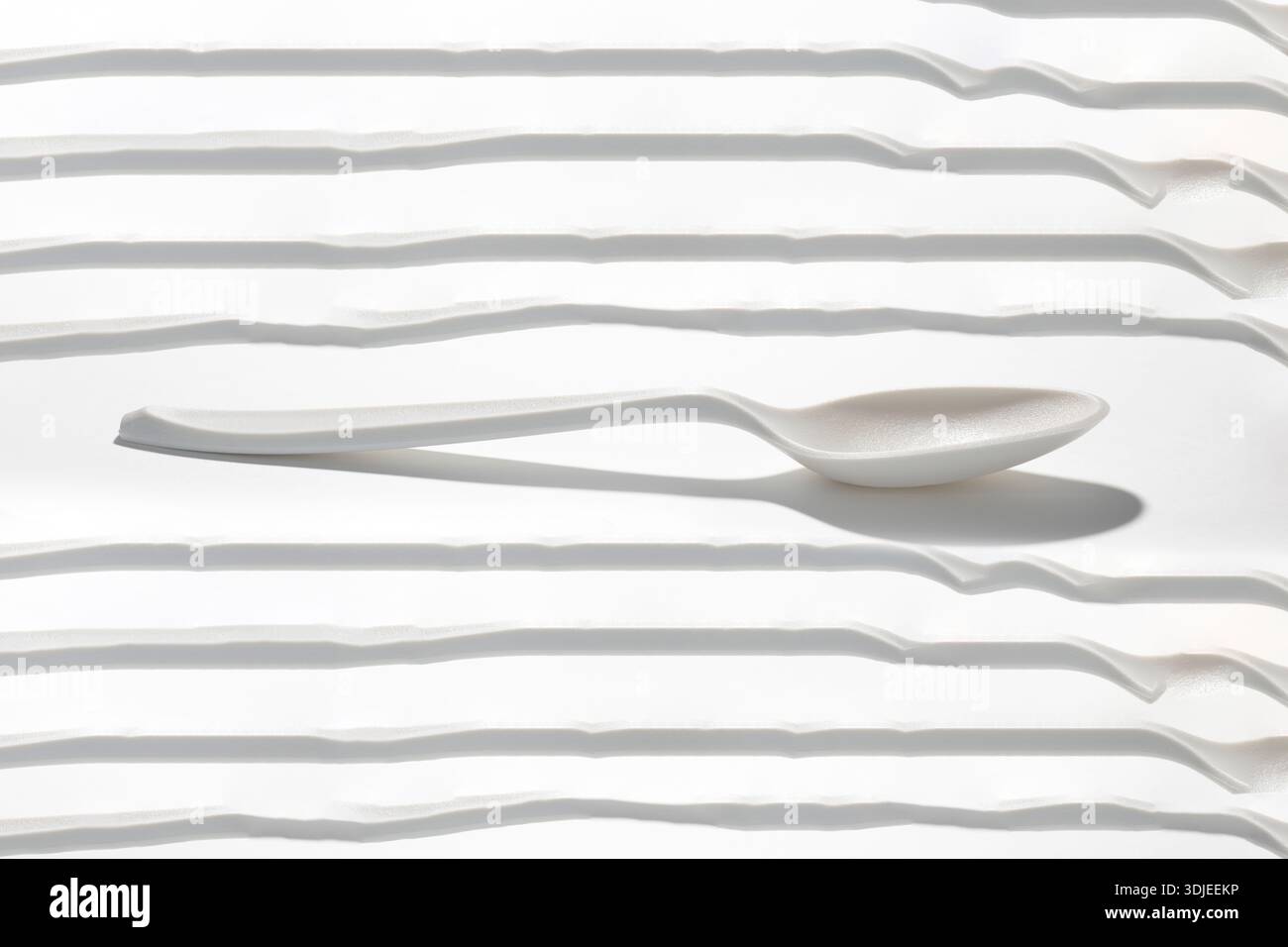 WA26999-00..... WASHINGTON - Löffel aus Polypropylen auf weißem Hintergrund. Stockfoto