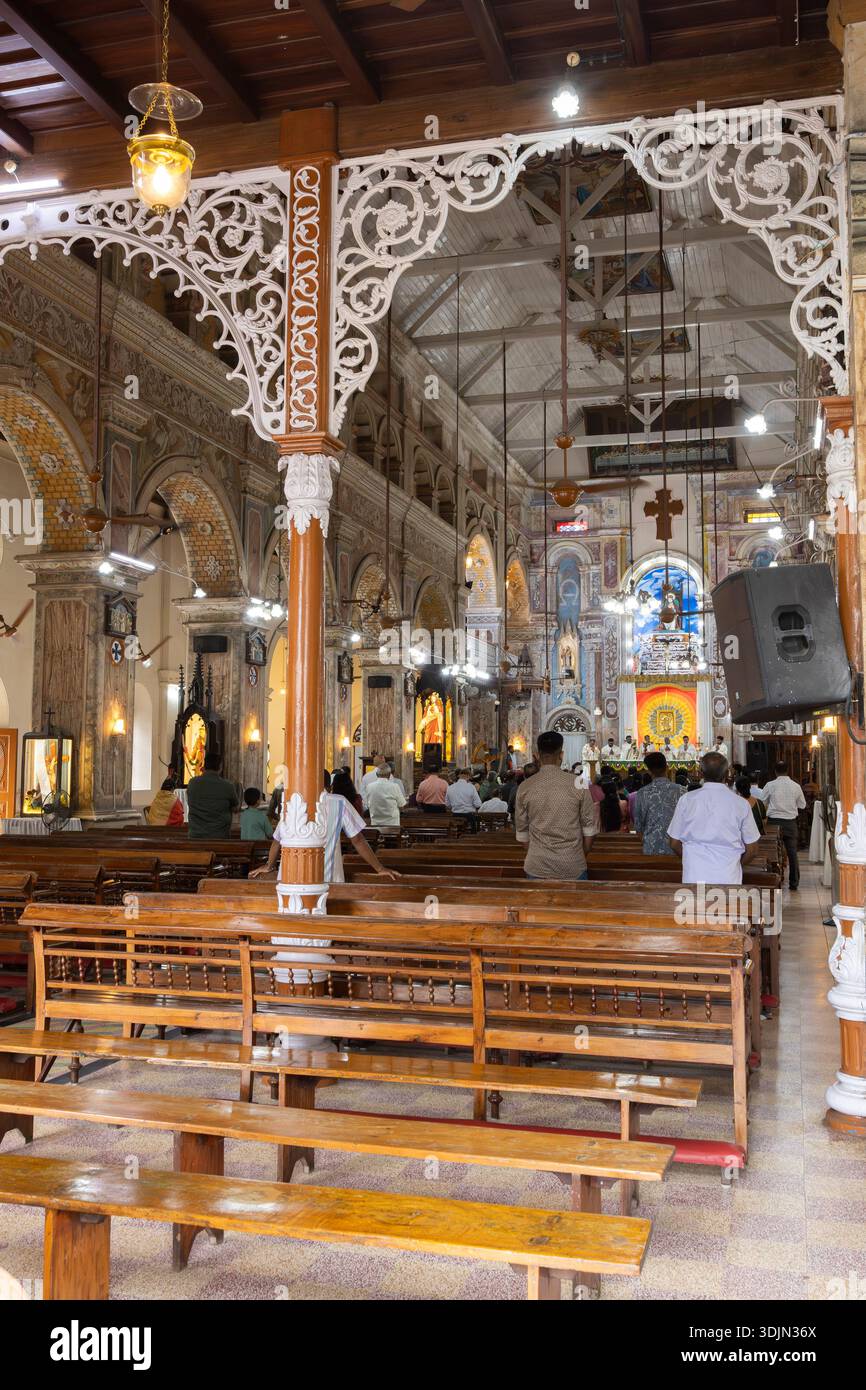 Basilika der Kathedrale Santa Cruz, Kirche, Hochzeit, Gebetshalle, Fort Kochi, Kochi(Cochin), Kerala, Indien, Südasien, Asien Stockfoto